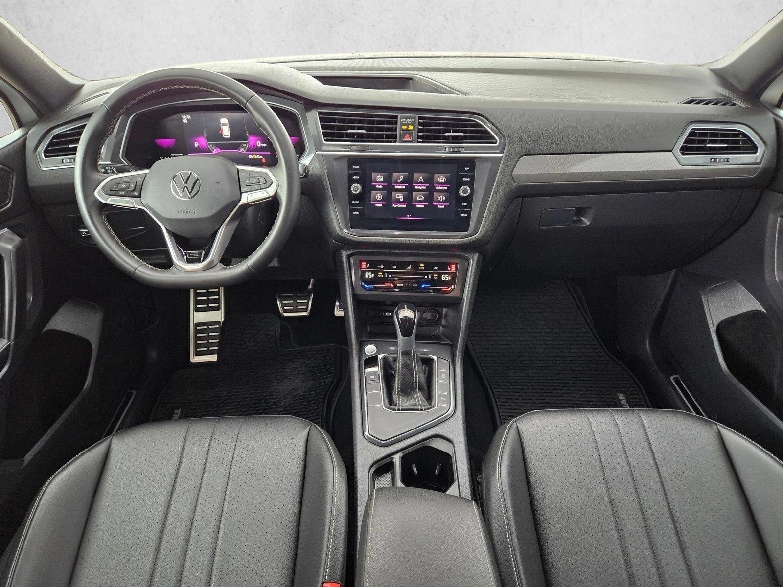 Thumbnail: 2023 Volkswagen Tiguan - 4
