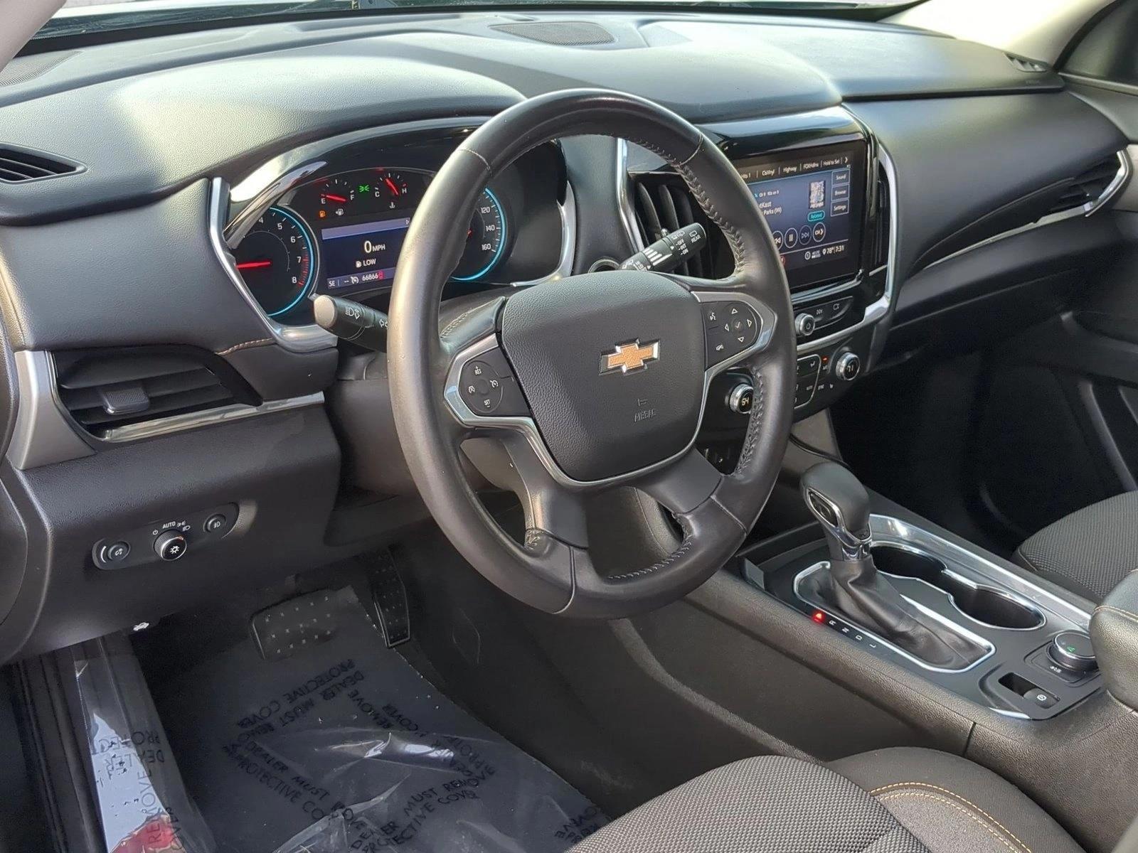 Thumbnail: 2021 Chevrolet Traverse - 3