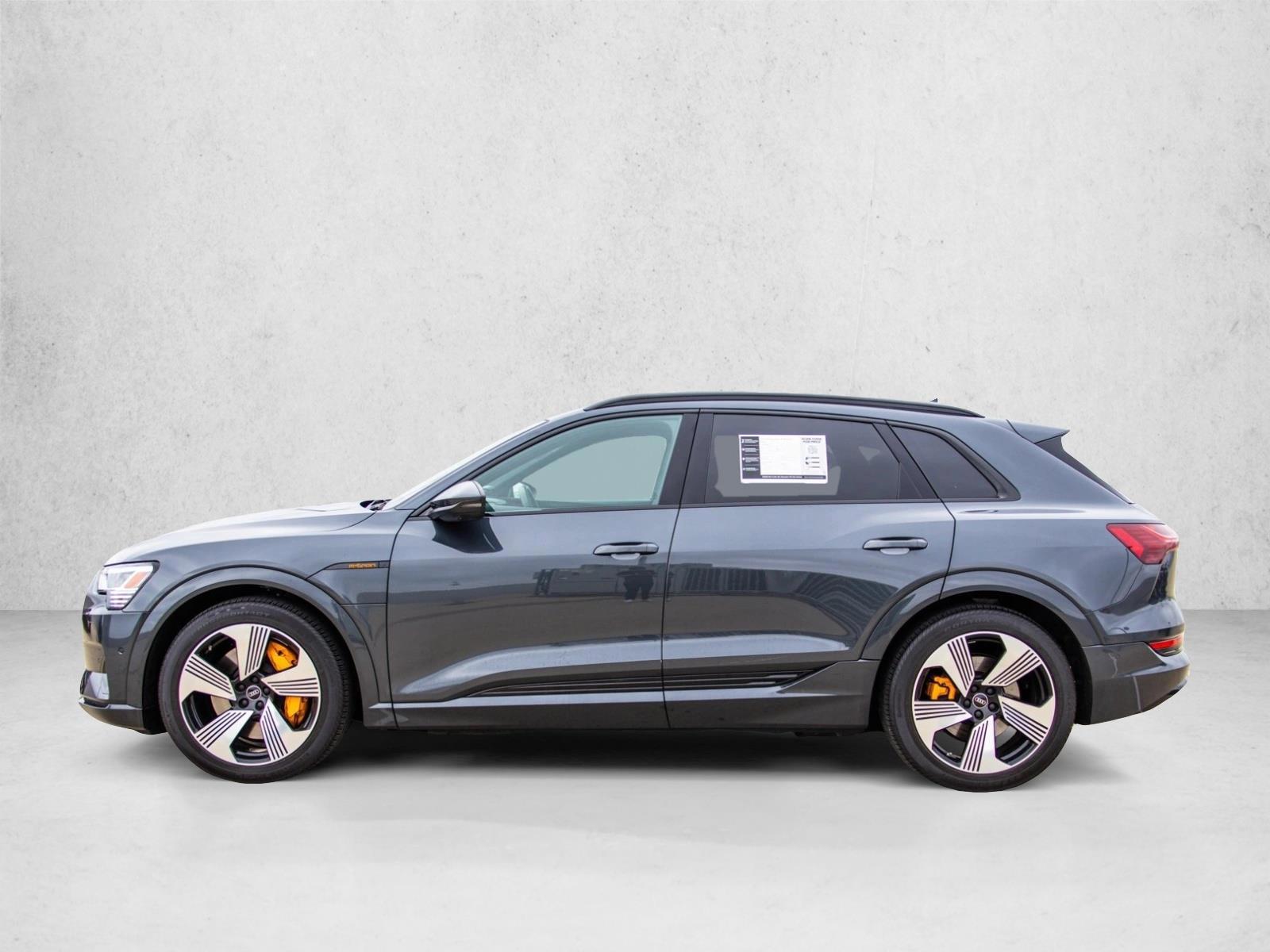 Thumbnail: 2023 Audi e-tron - 2