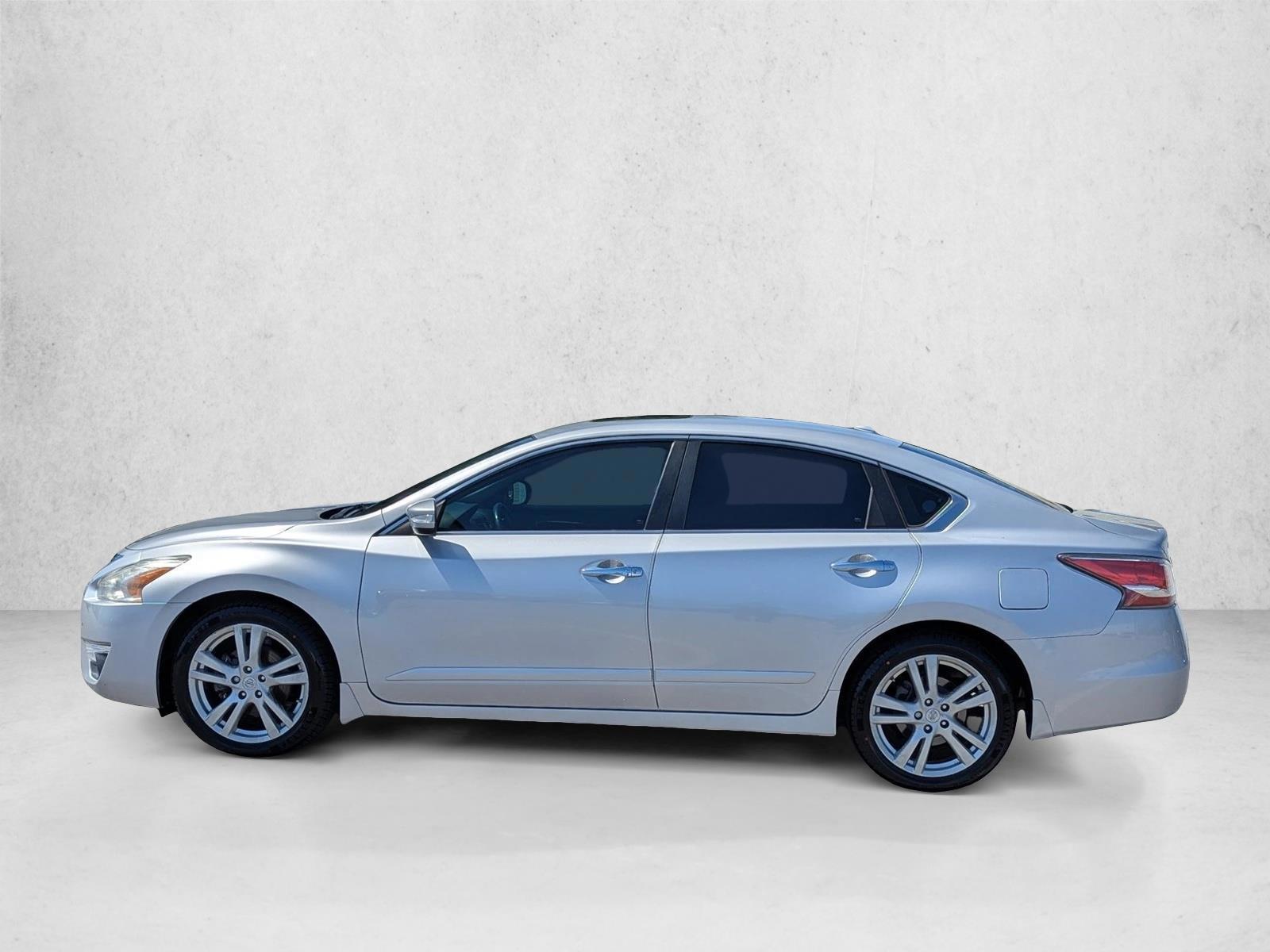Thumbnail: 2015 Nissan Altima - 2