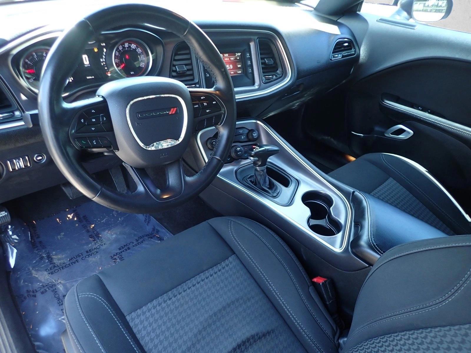 Thumbnail: 2017 Dodge Challenger - 3