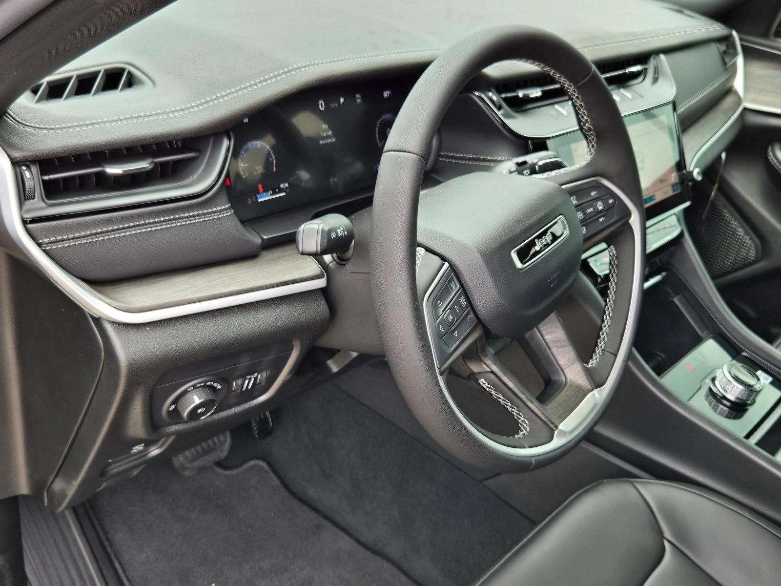 Thumbnail: 2026 Jeep Grand Cherokee - 3