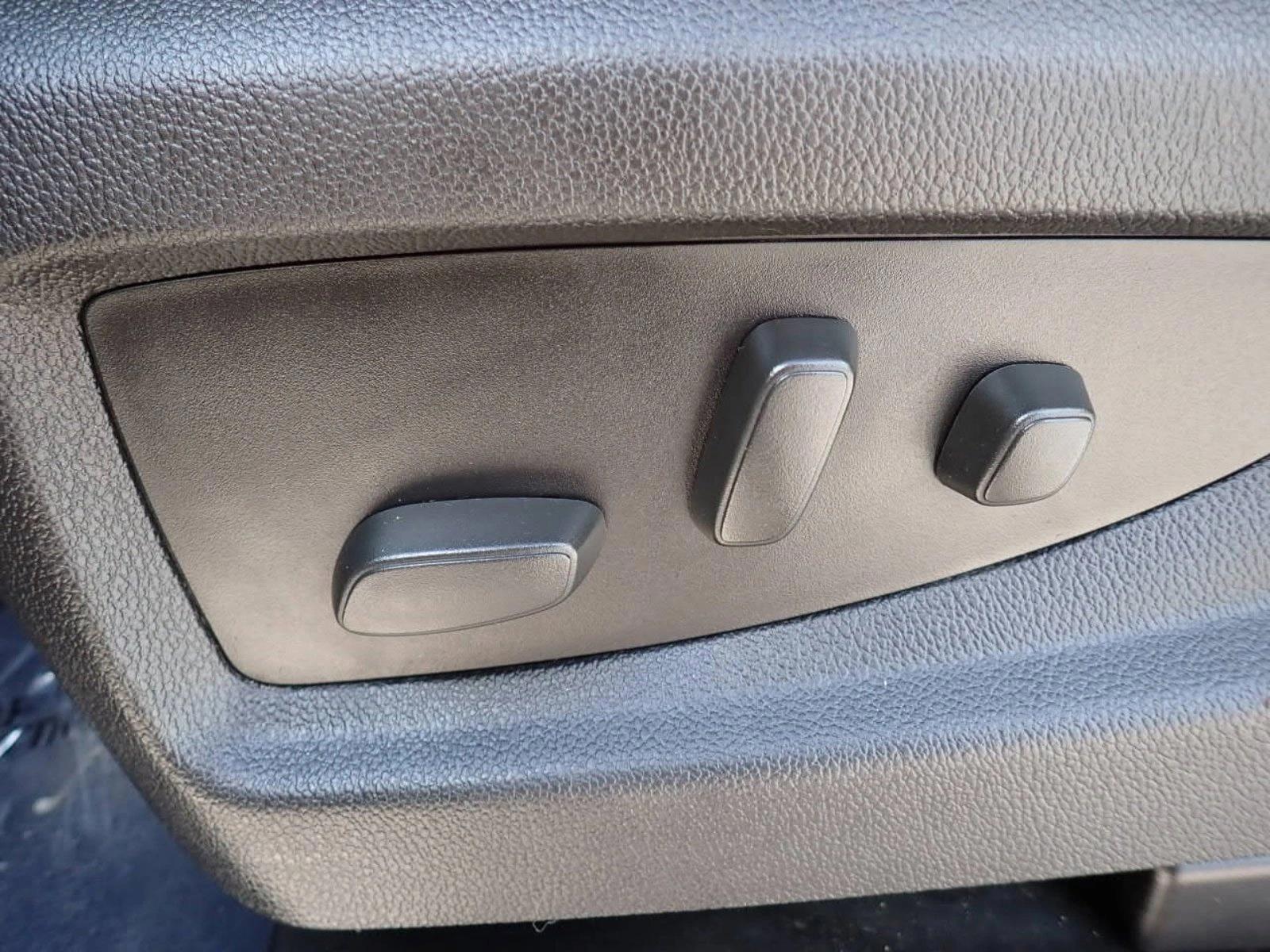Thumbnail: 2016 GMC Yukon - 3