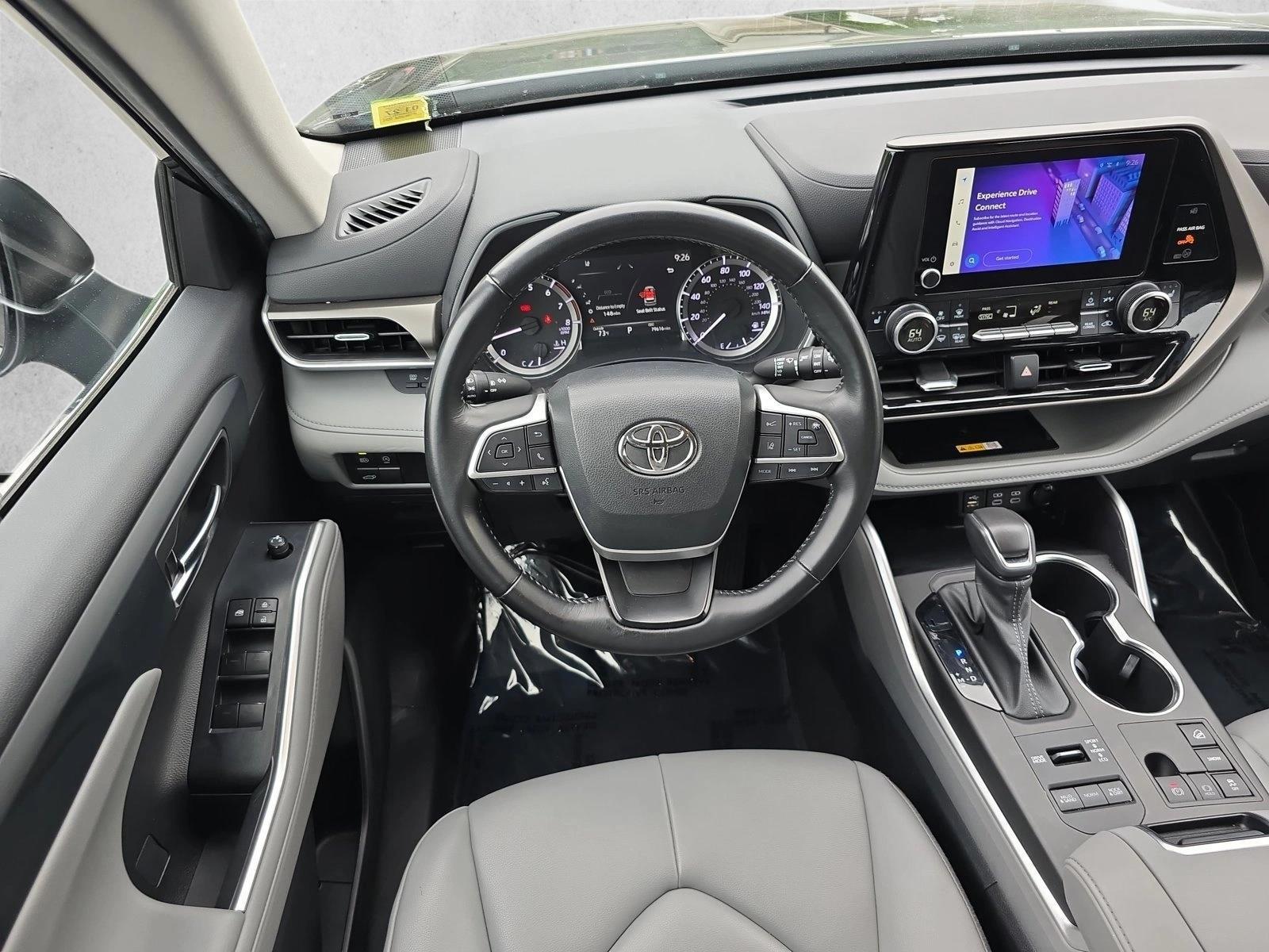 Thumbnail: 2023 Toyota Highlander - 4