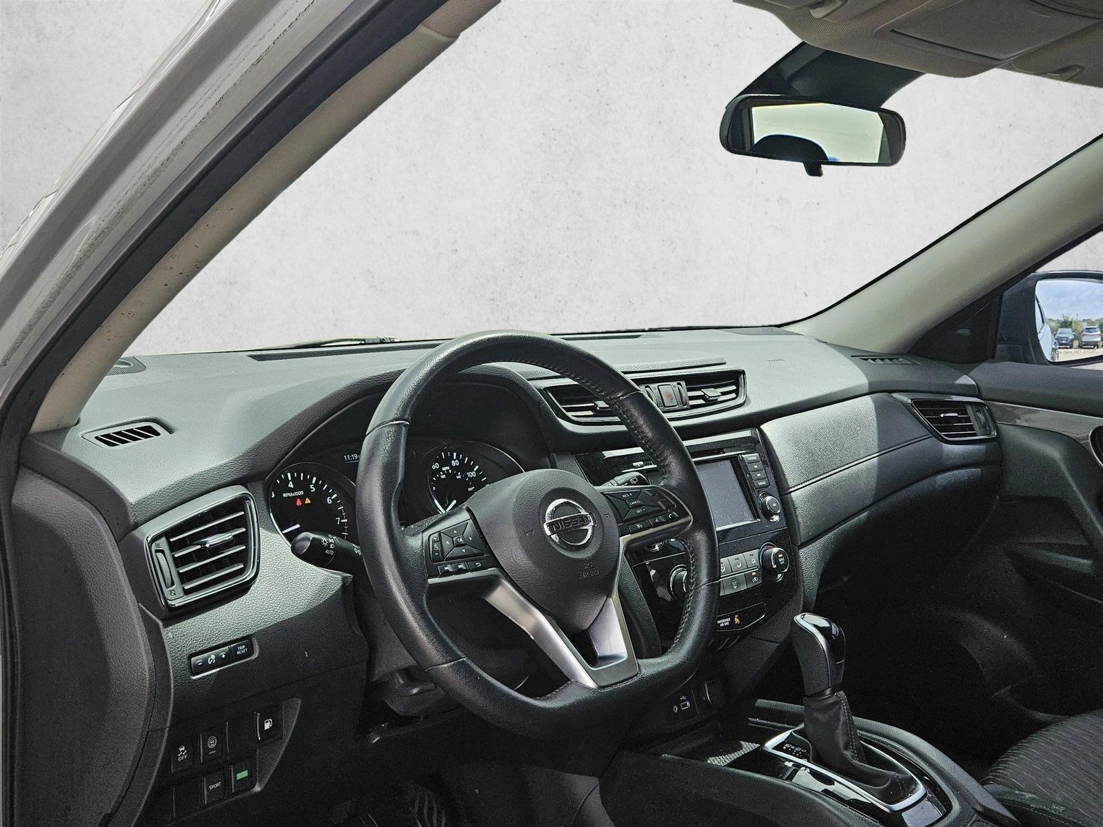 Thumbnail: 2019 Nissan Rogue - 3