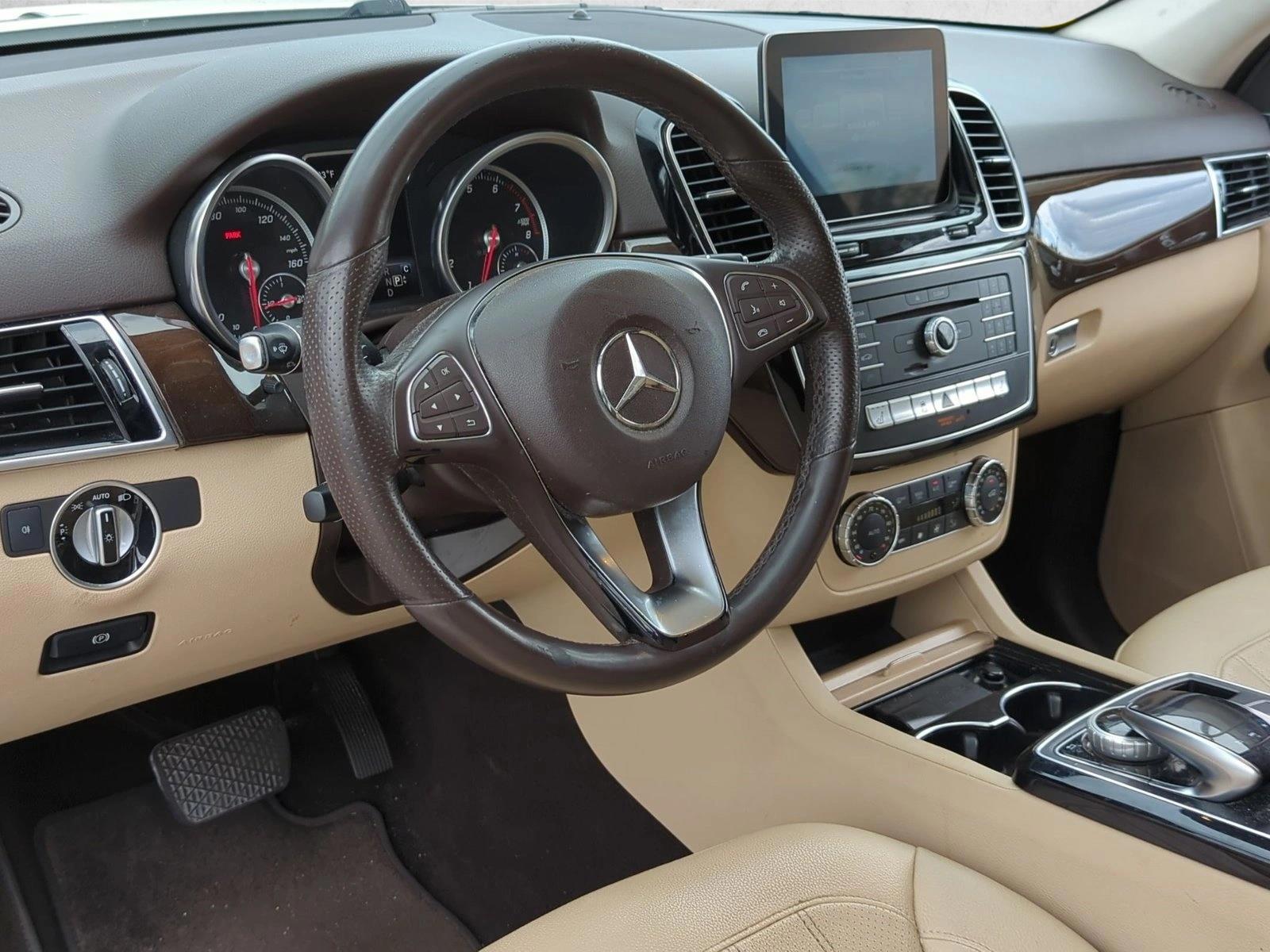 Thumbnail: 2017 Mercedes-Benz GLE - 2
