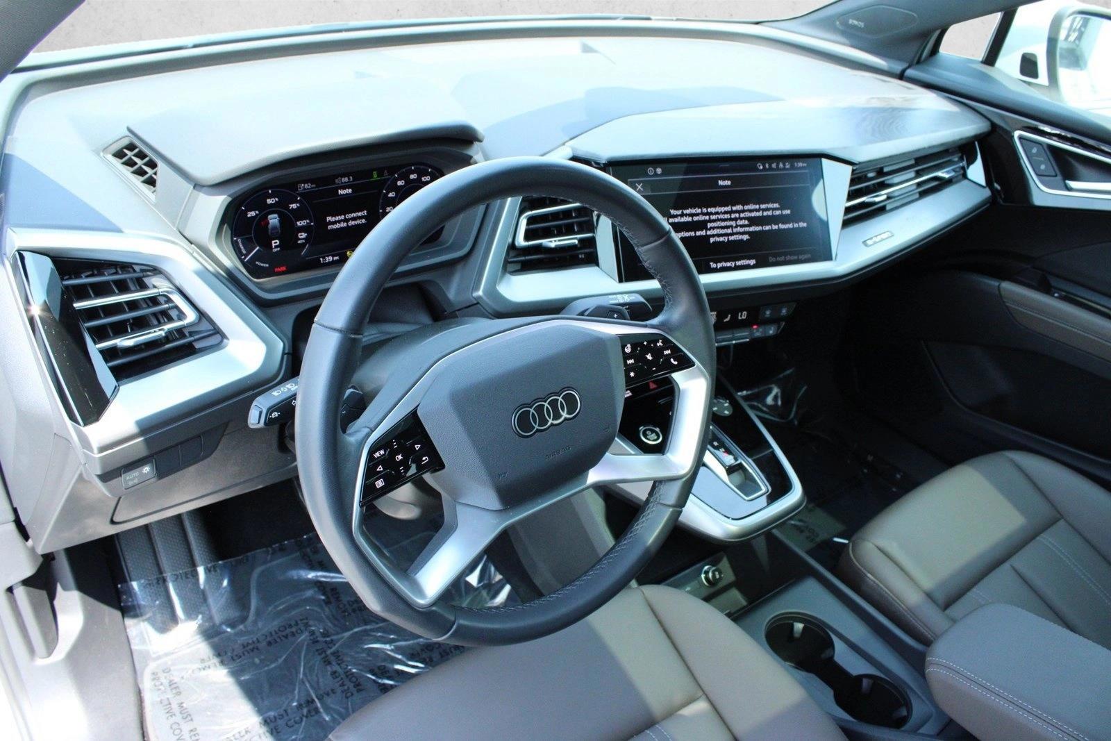 Thumbnail: 2023 Audi Q4 e-tron - 3