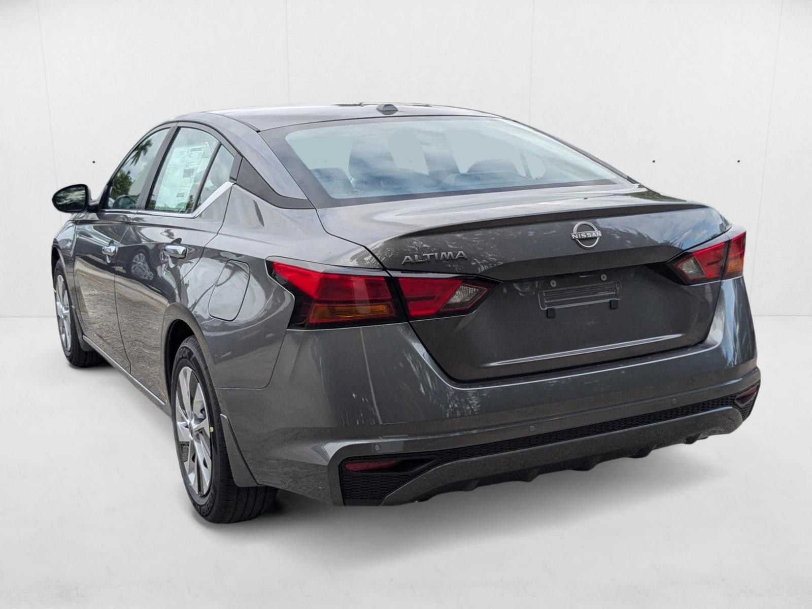 2025 Nissan Altima S - Photo 8