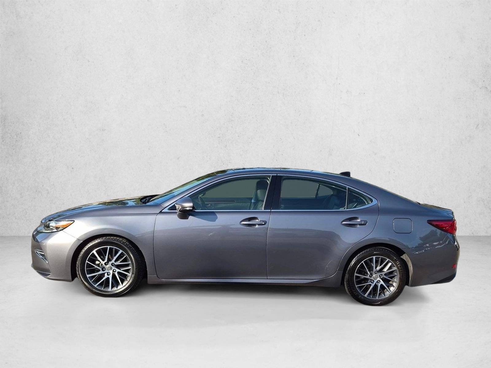 Thumbnail: 2017 Lexus ES - 2