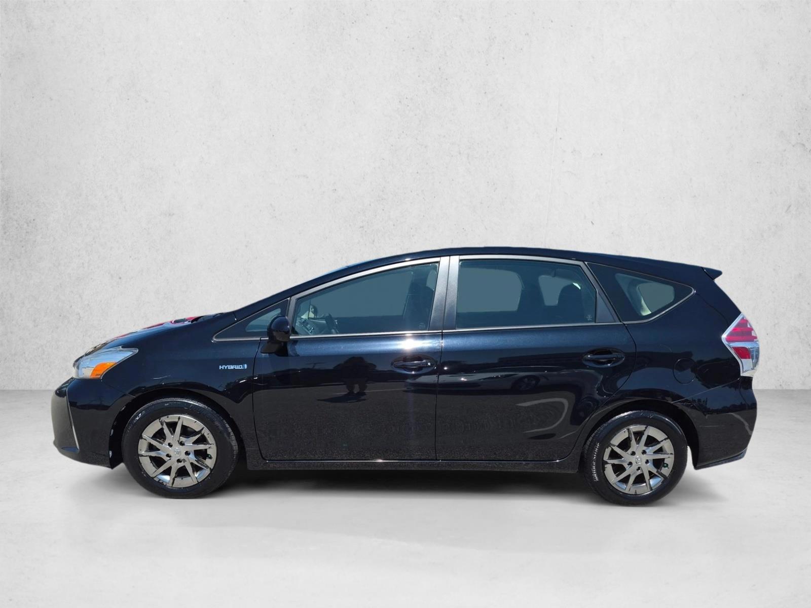 Thumbnail: 2015 Toyota Prius v - 2