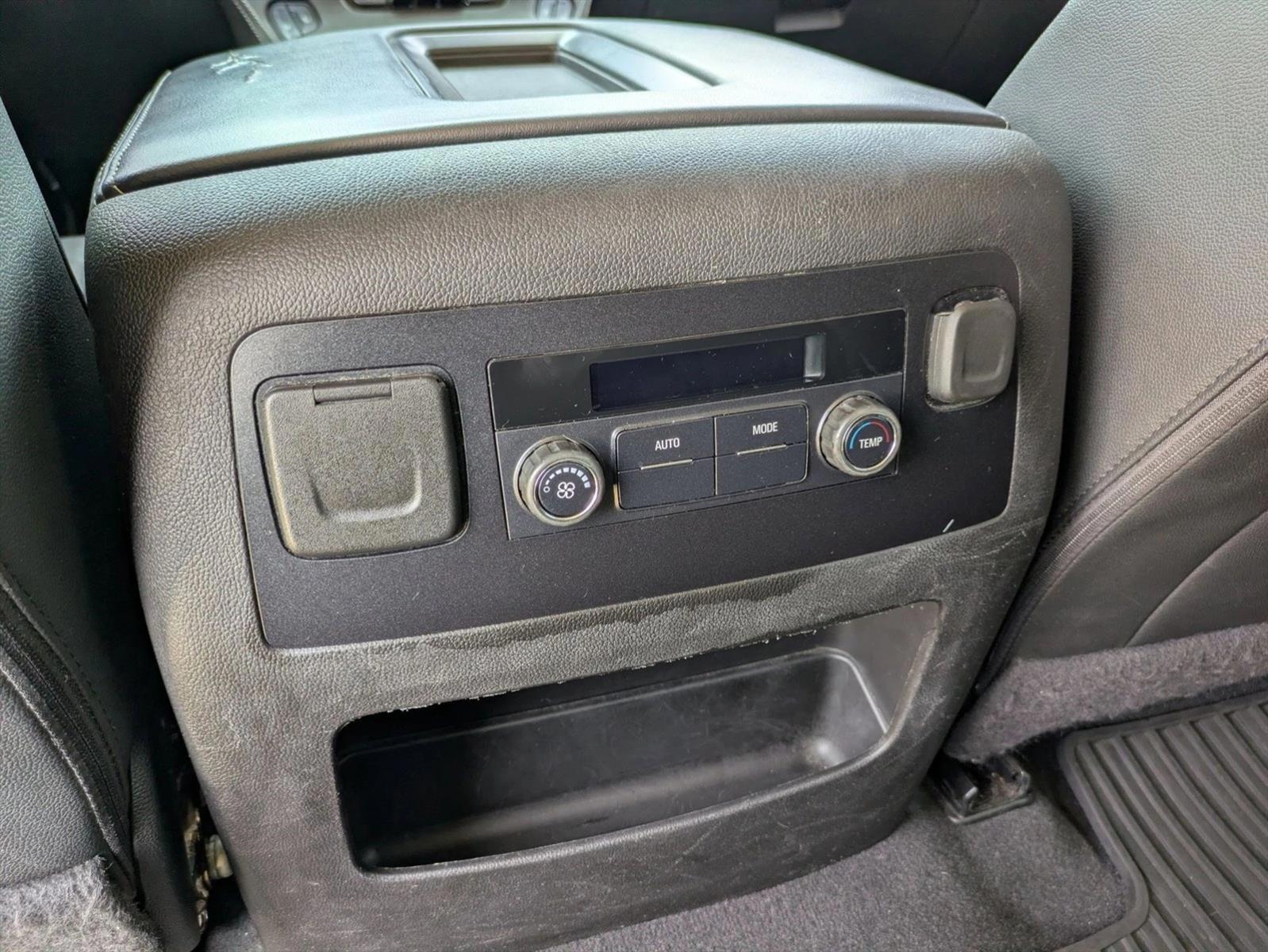 Thumbnail: 2020 Chevrolet Suburban - 4