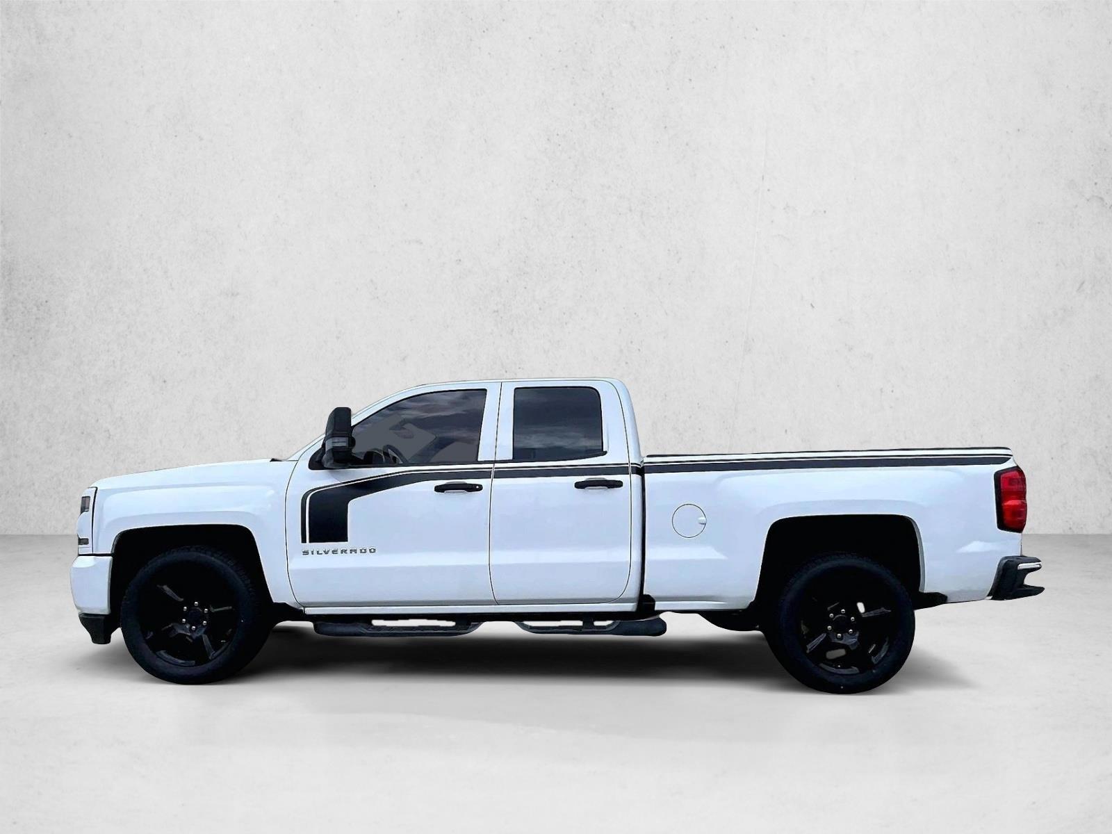 Thumbnail: 2017 Chevrolet Silverado 1500 - 2