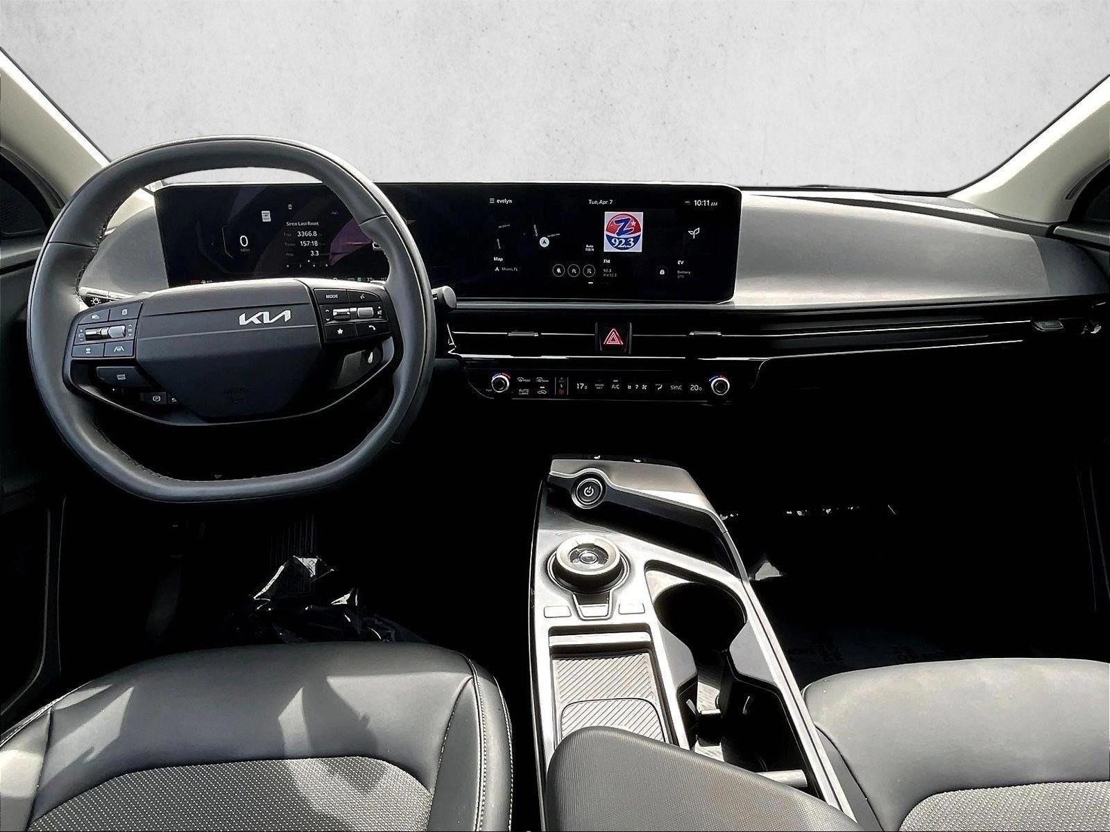 Thumbnail: 2025 Kia EV6 - 3