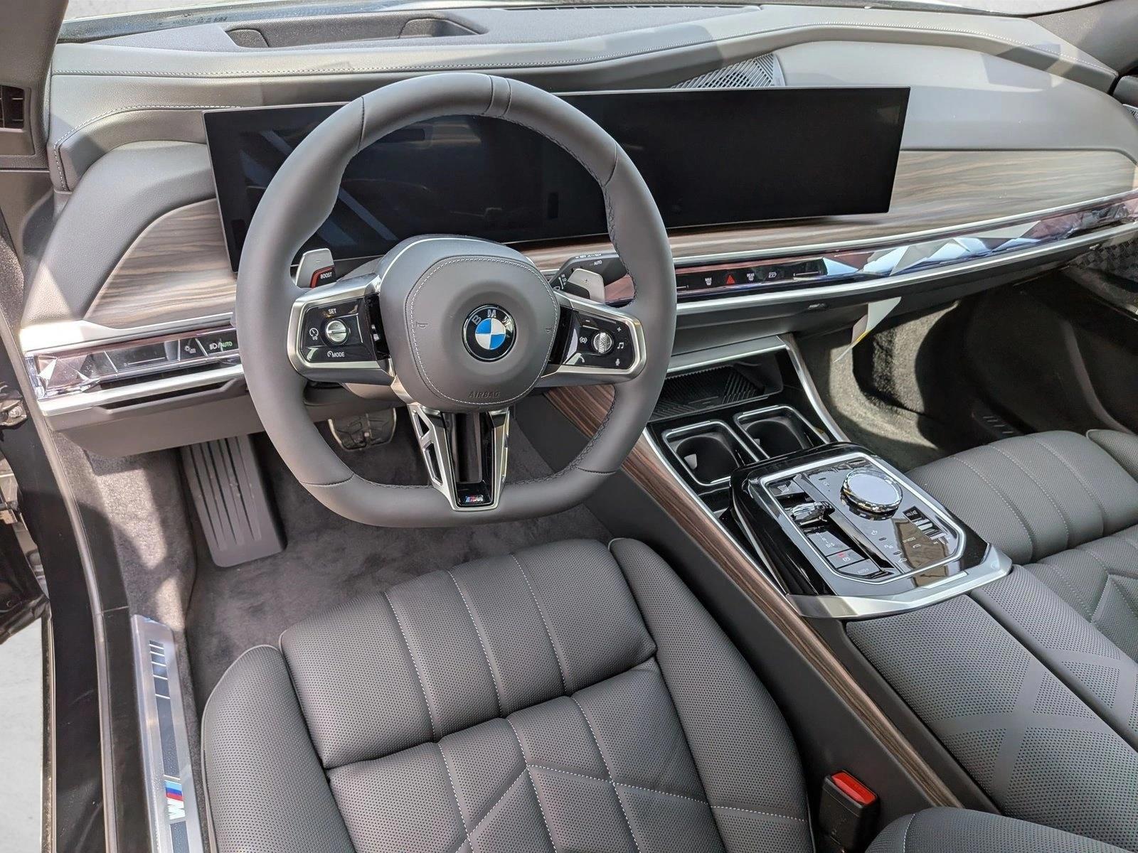 Thumbnail: 2026 BMW 7 Series - 3