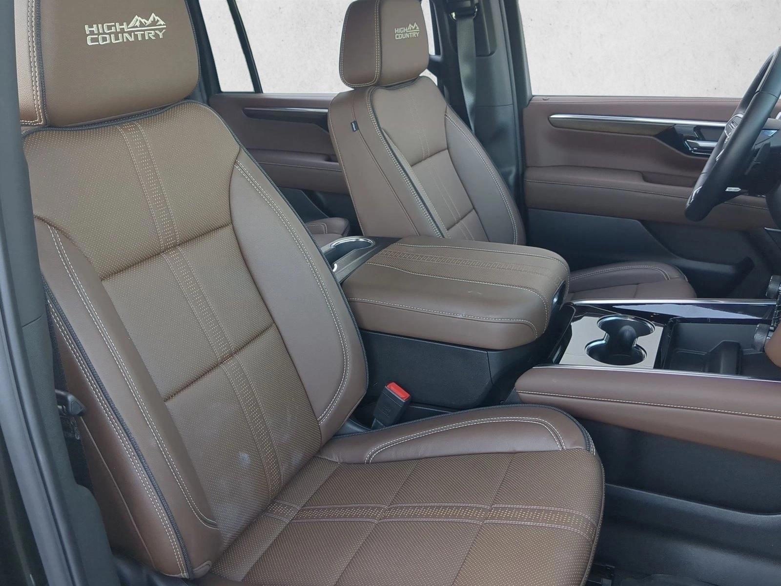 Thumbnail: 2026 Chevrolet Suburban - 6