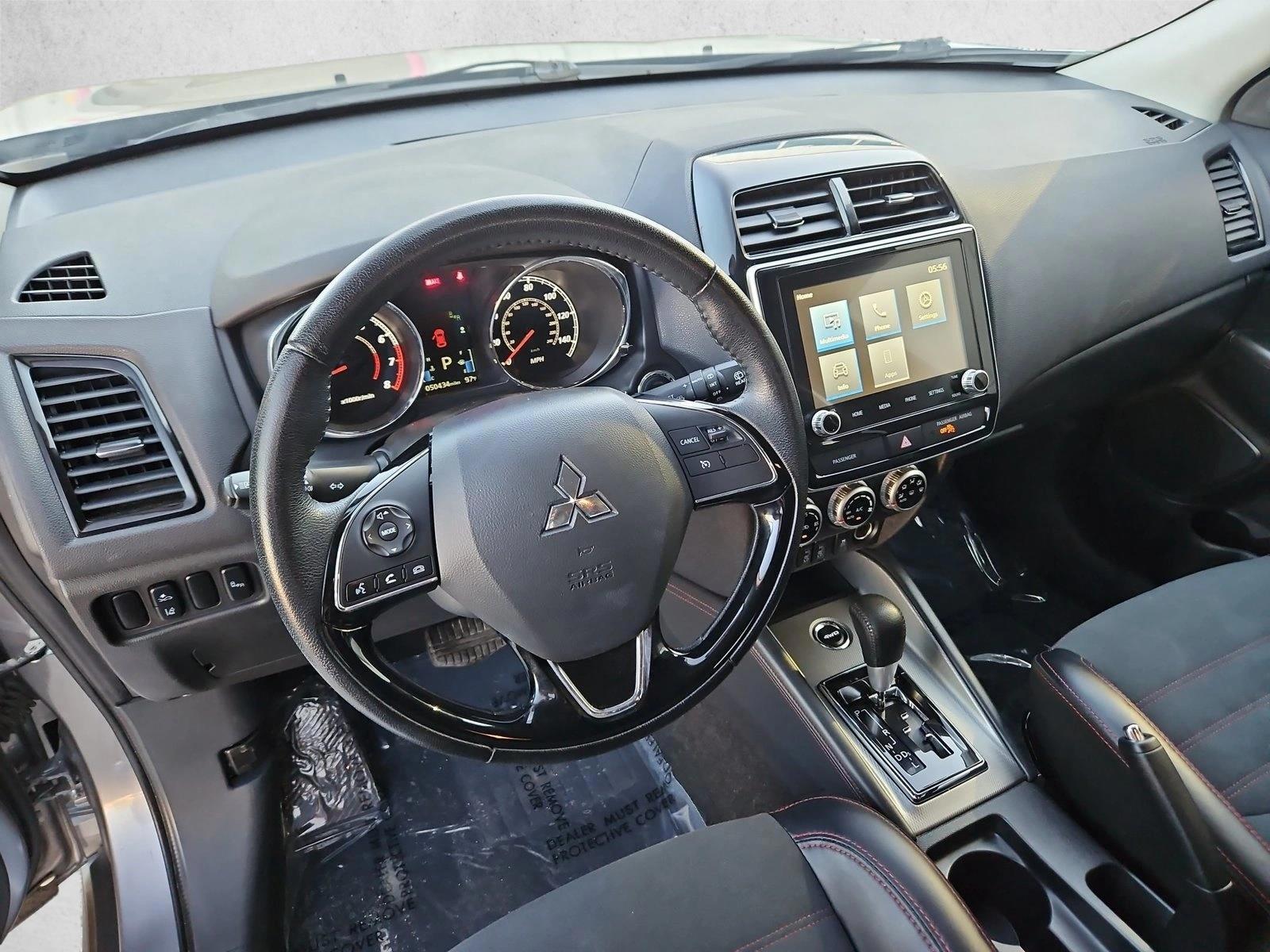 Thumbnail: 2024 Mitsubishi Outlander - 3