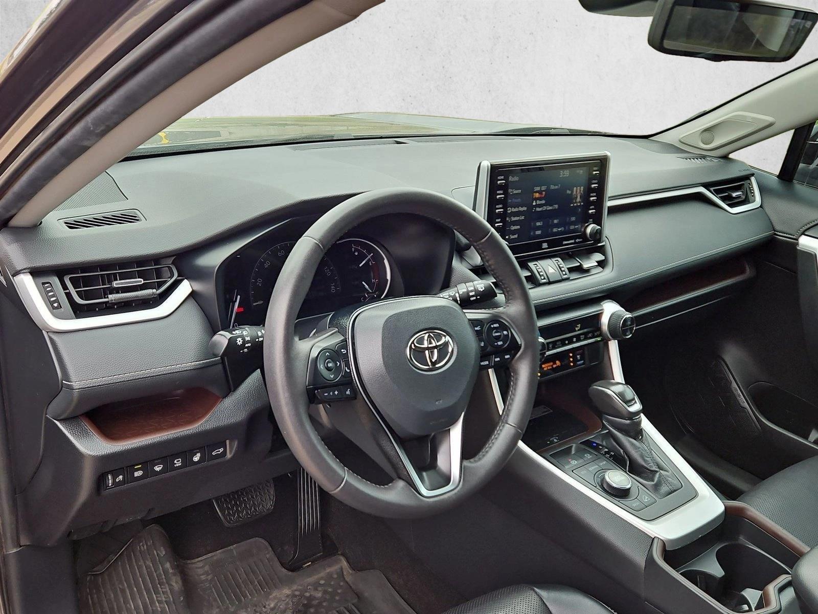 Thumbnail: 2020 Toyota RAV4 - 3