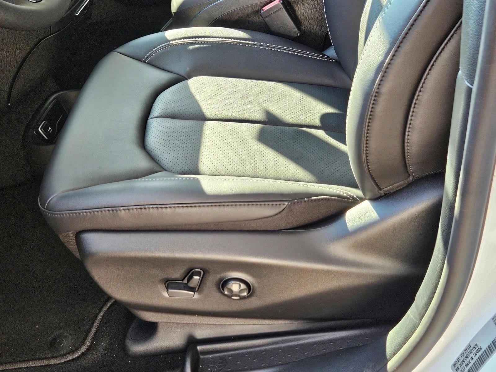 Thumbnail: 2026 Chrysler Pacifica - 4