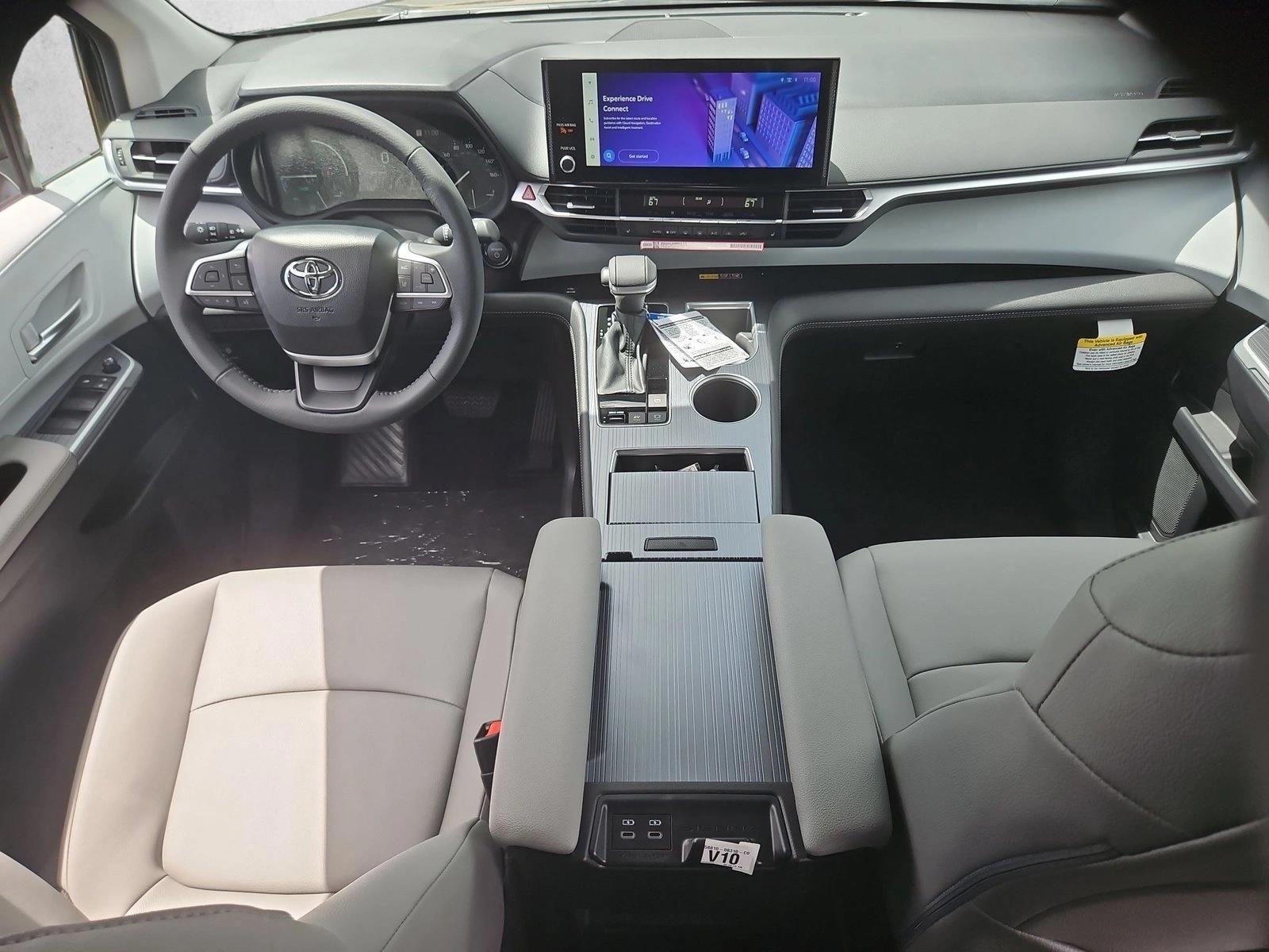 Thumbnail: 2026 Toyota Sienna - 3