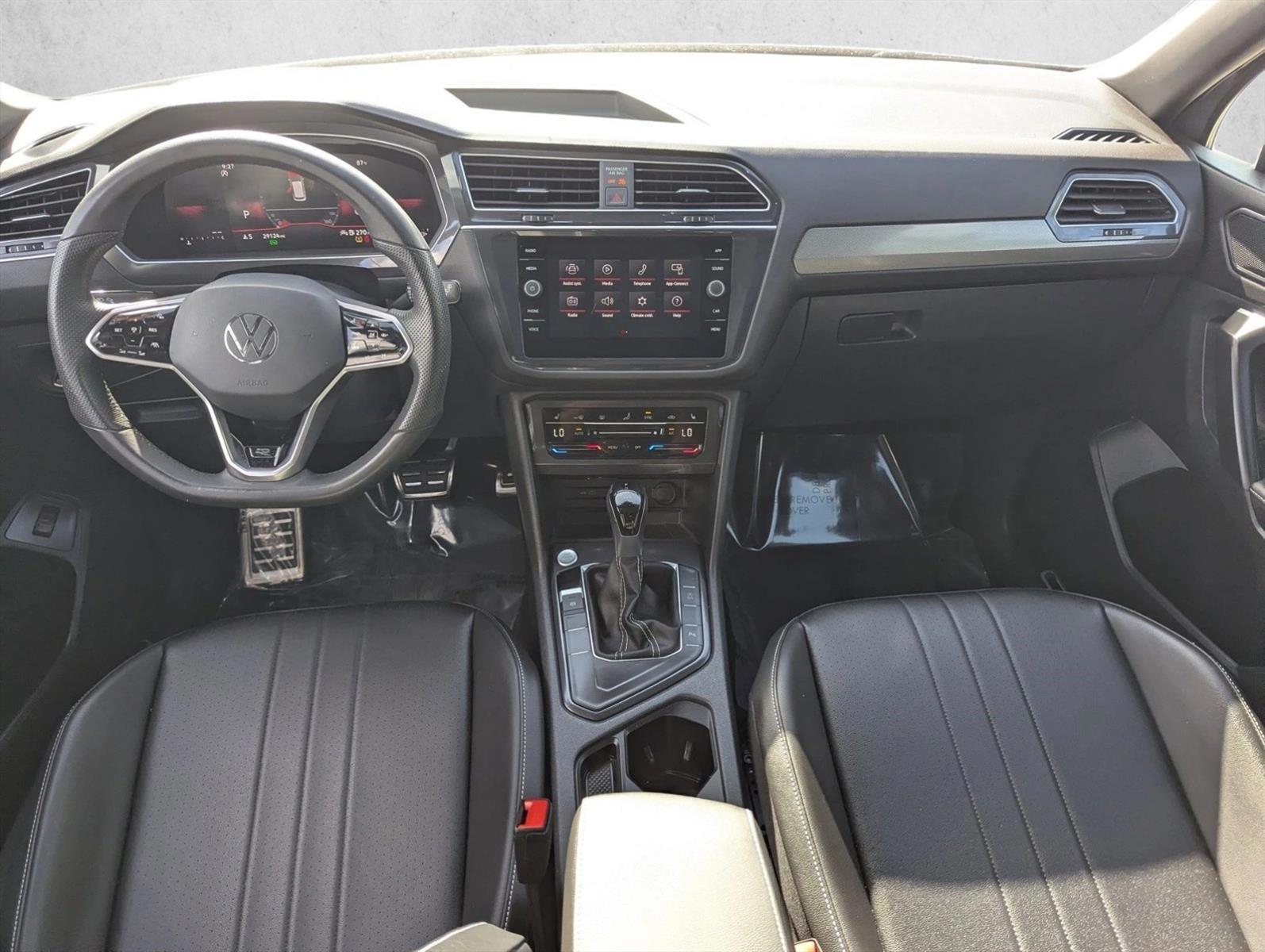 Thumbnail: 2024 Volkswagen Tiguan - 3