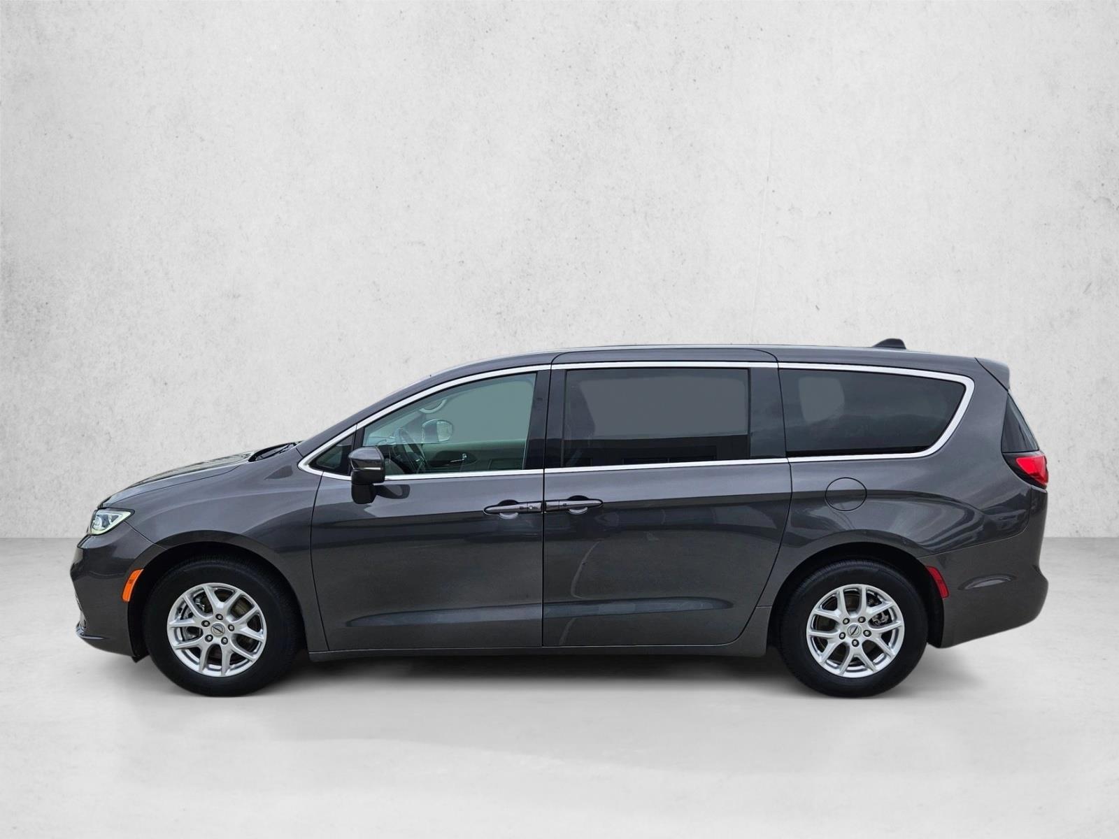 Thumbnail: 2023 Chrysler Pacifica - 2