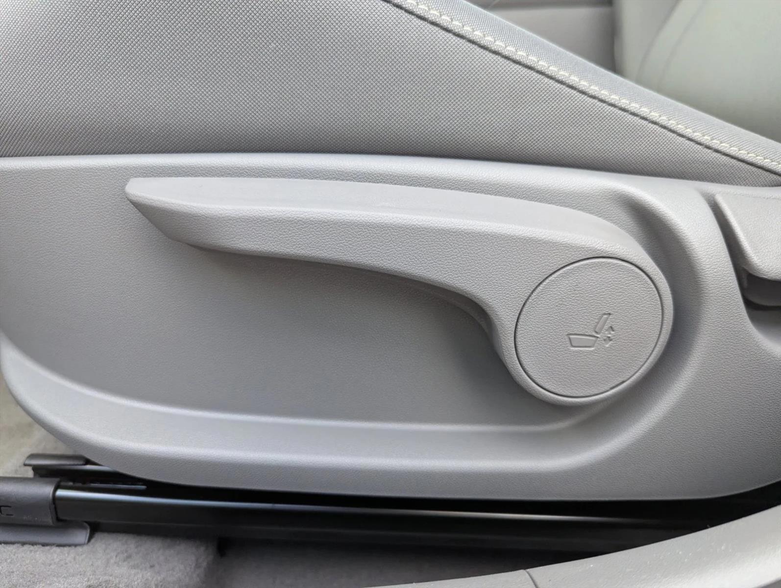 Thumbnail: 2026 Hyundai Elantra - 4