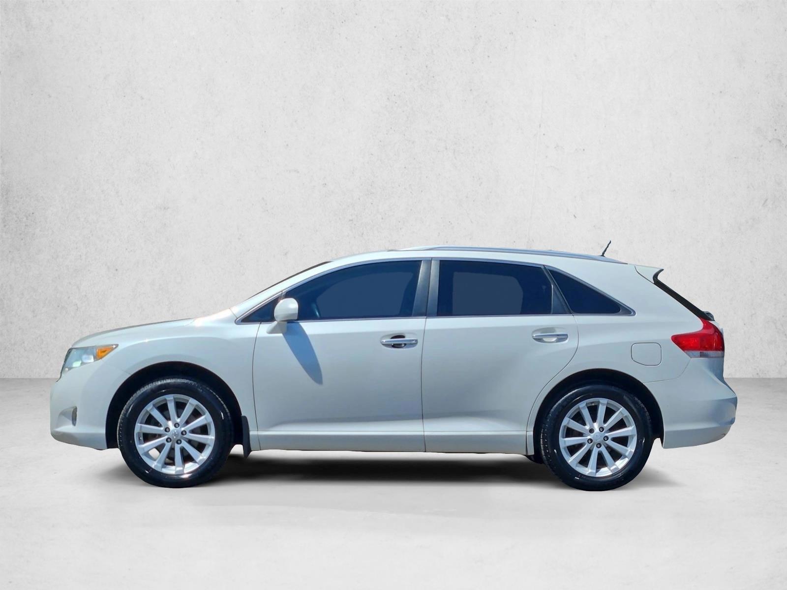 Thumbnail: 2011 Toyota Venza - 3