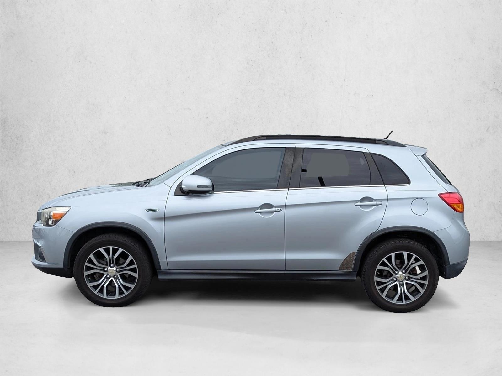Thumbnail: 2016 Mitsubishi Outlander - 2