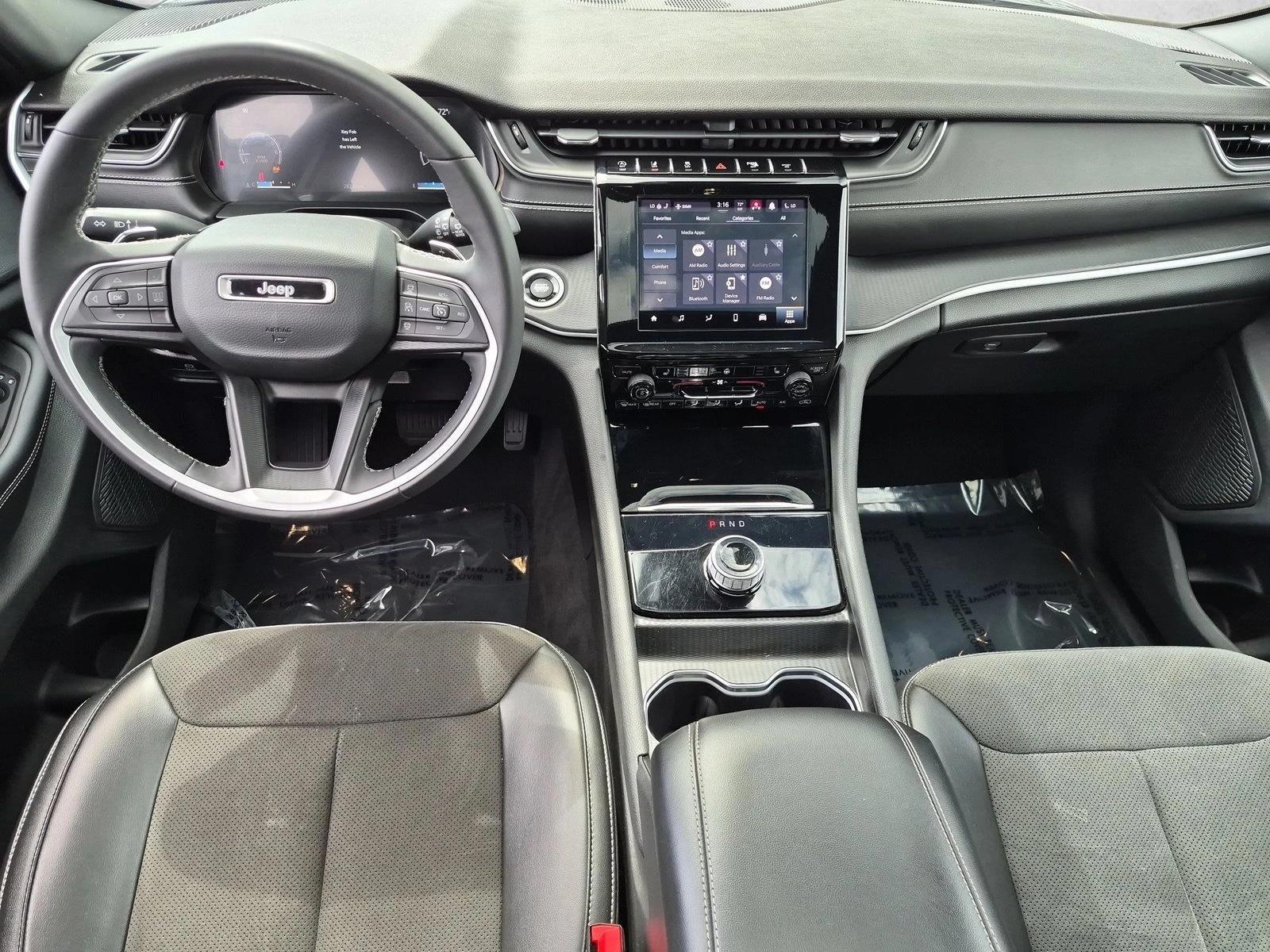 Thumbnail: 2024 Jeep Grand Cherokee - 3