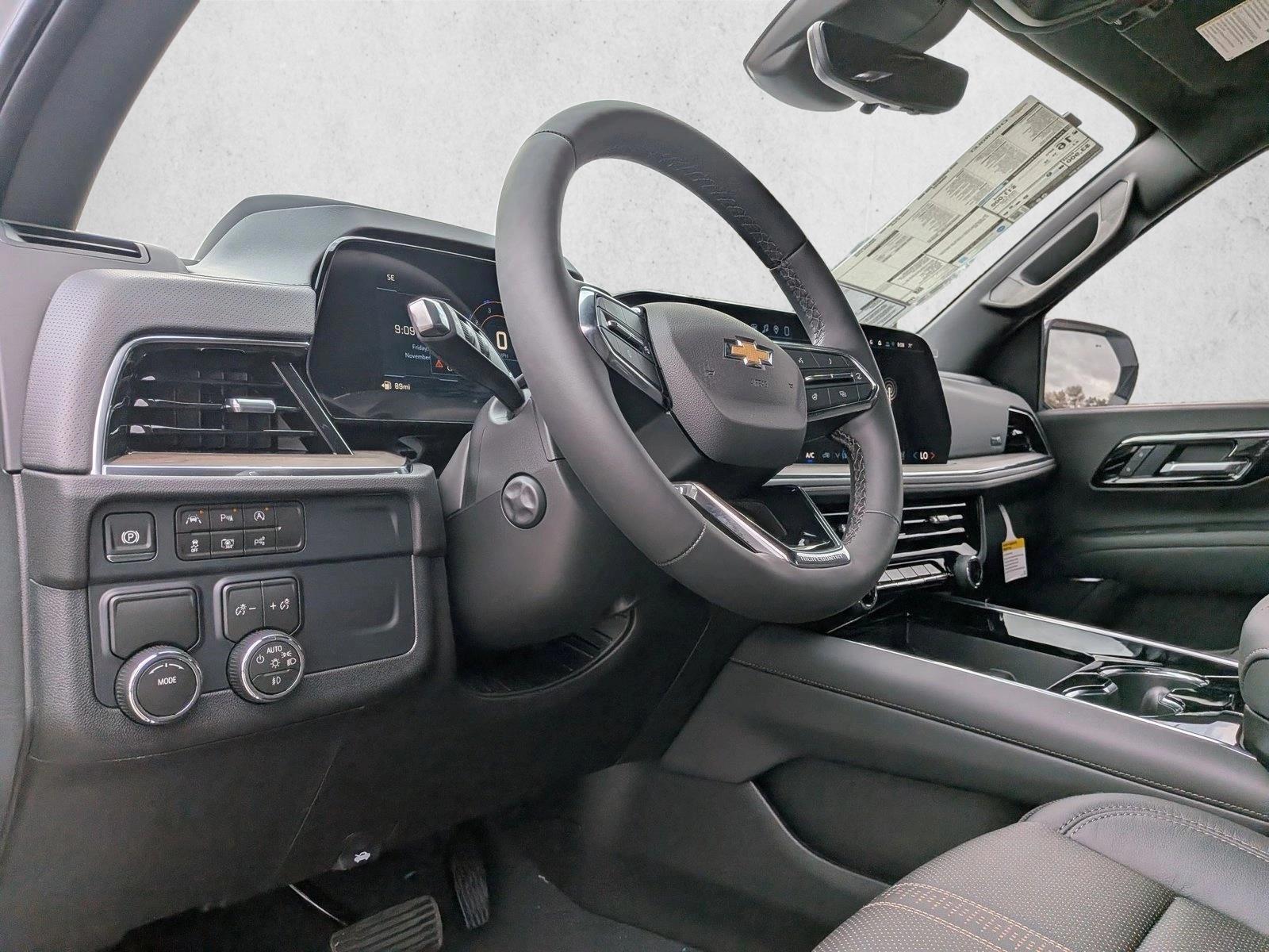 Thumbnail: 2026 Chevrolet Suburban - 3