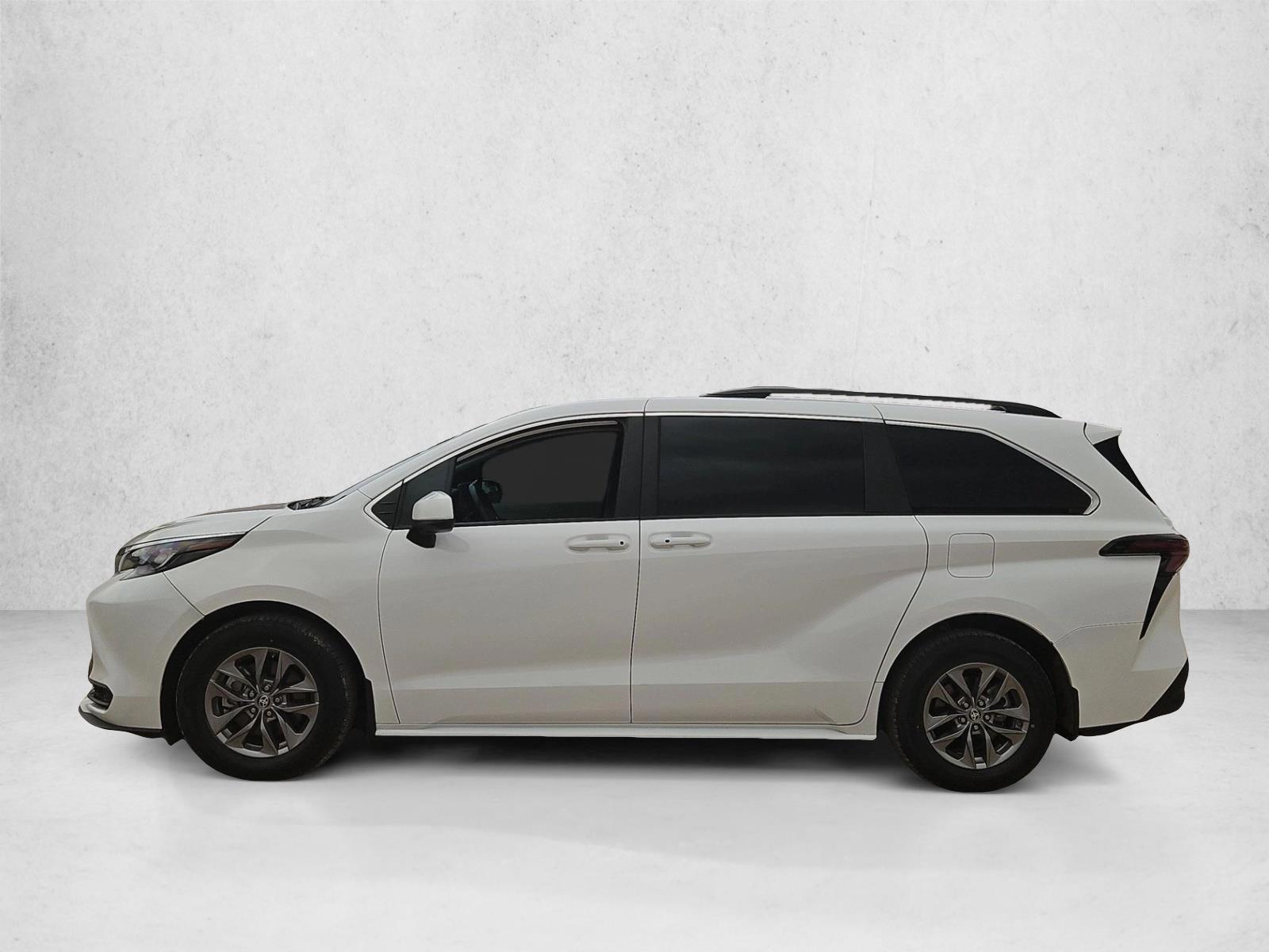 Thumbnail: 2024 Toyota Sienna - 2