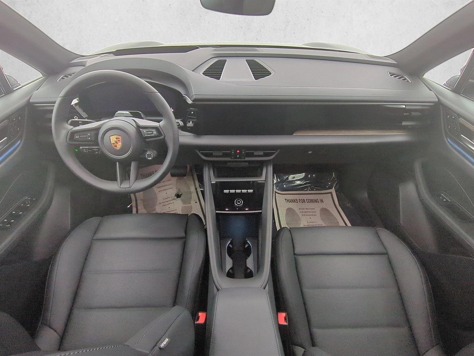 Thumbnail: 2026 Porsche Macan - 4