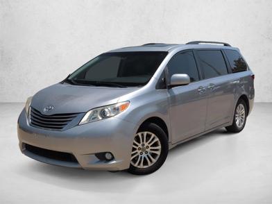 2017 Toyota Sienna XLE -
                  Houston, TX