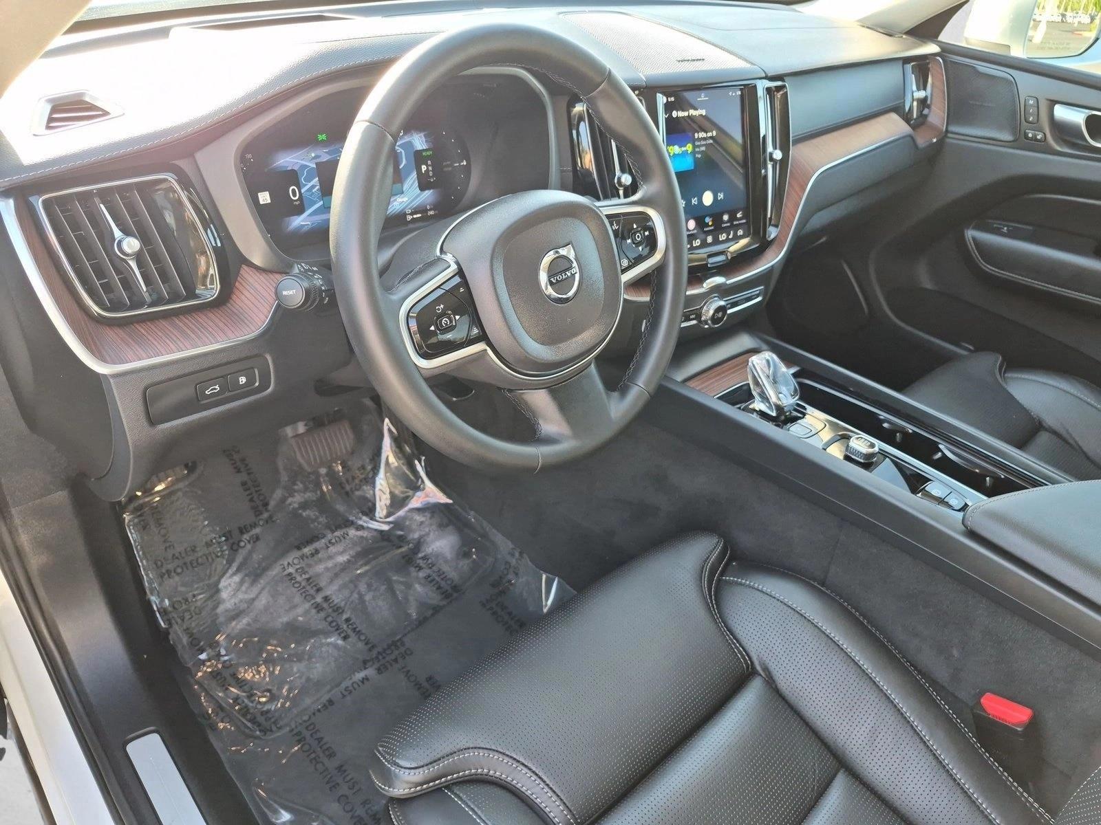Thumbnail: 2023 Volvo XC60 - 3