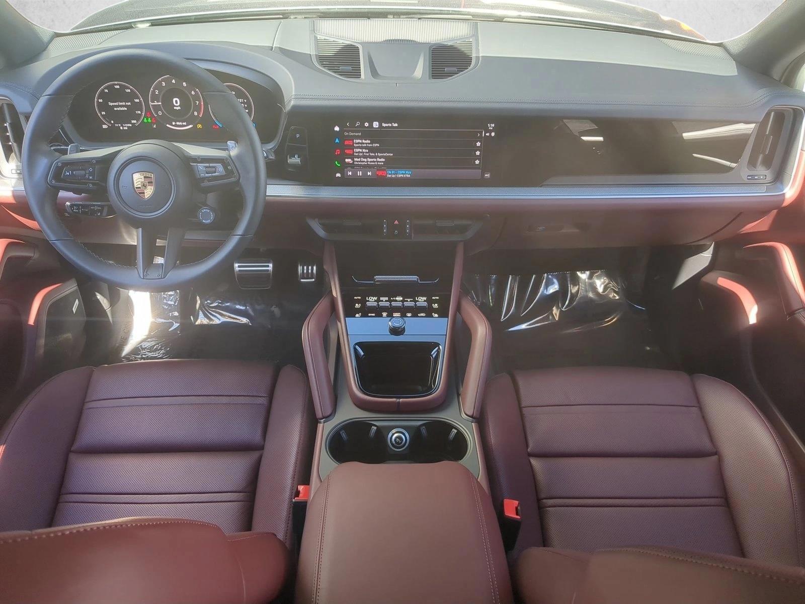Thumbnail: 2026 Porsche Cayenne - 4
