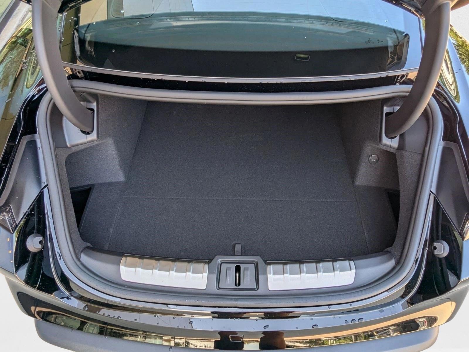 2025 Porsche Taycan Base - Photo 23