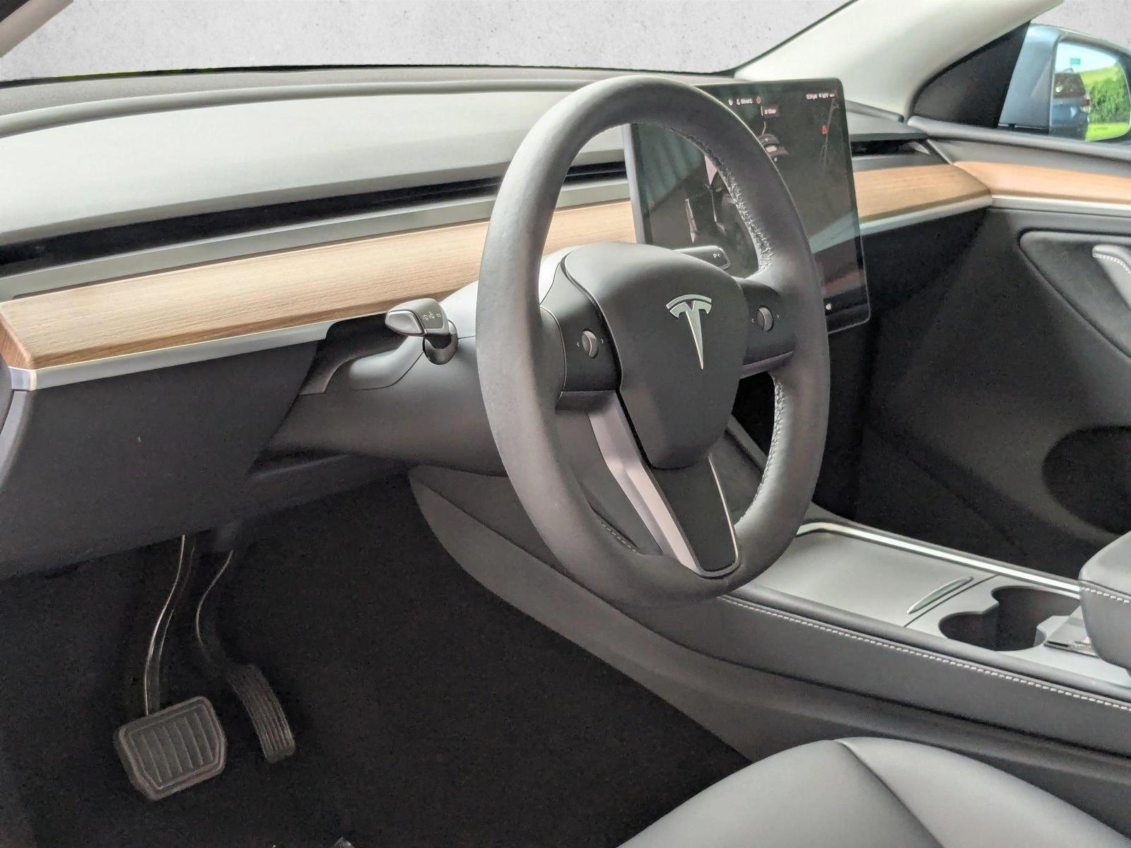 Thumbnail: 2025 Tesla Model Y - 4