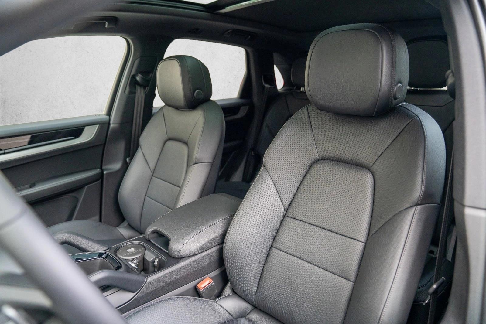 2026 Porsche Cayenne Base - Photo 5