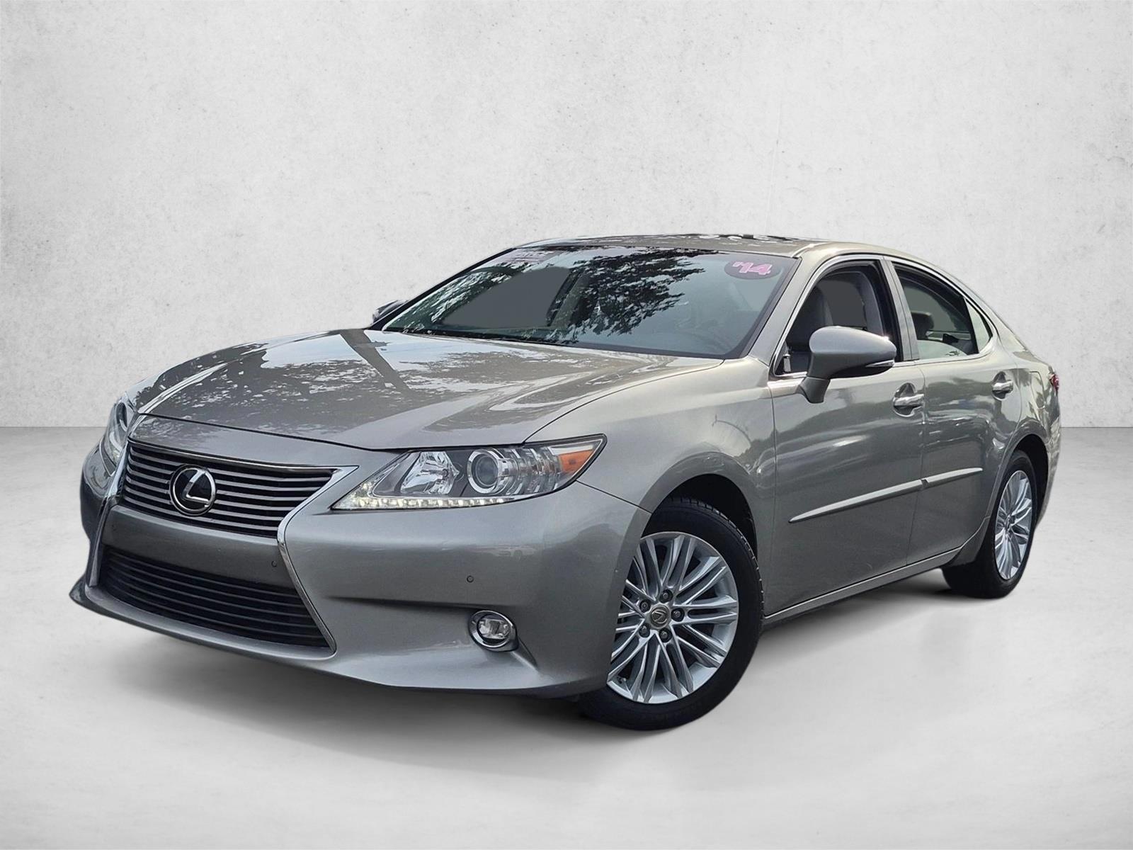 Thumbnail: 2015 Lexus ES - 1