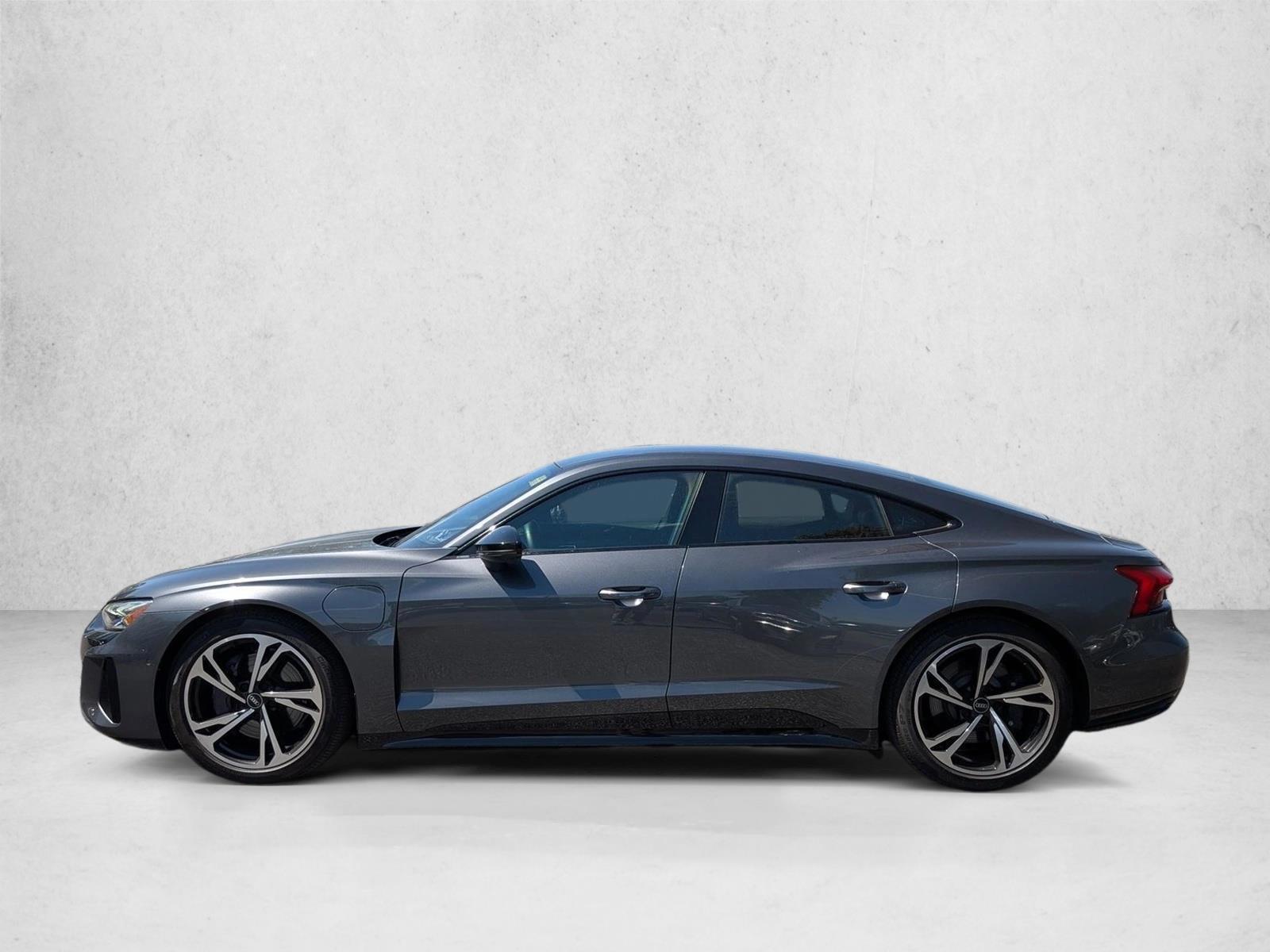 Thumbnail: 2022 Audi e-tron GT - 2