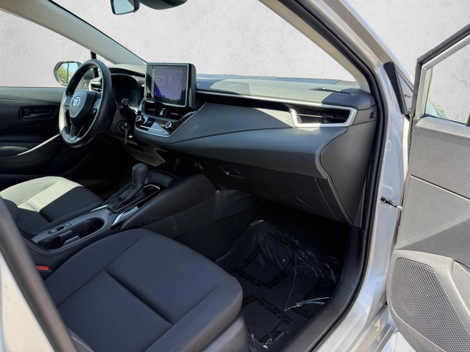 2025 Toyota Corolla LE - Photo 12