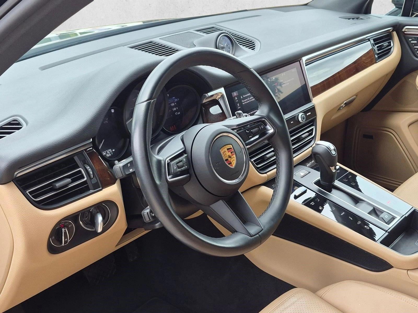 Thumbnail: 2023 Porsche Macan - 3