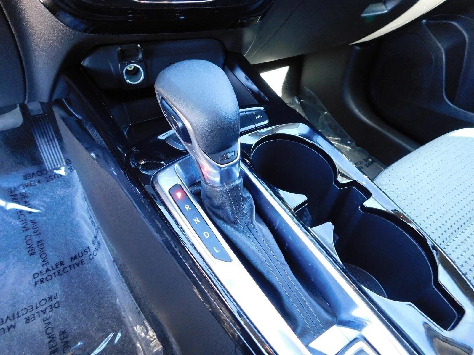 2025 Chevrolet Trax LT - Photo 18