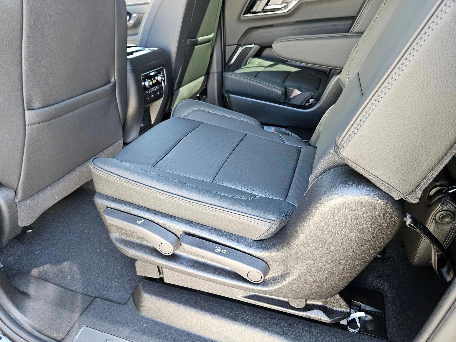 Thumbnail: 2026 GMC Yukon XL - 5