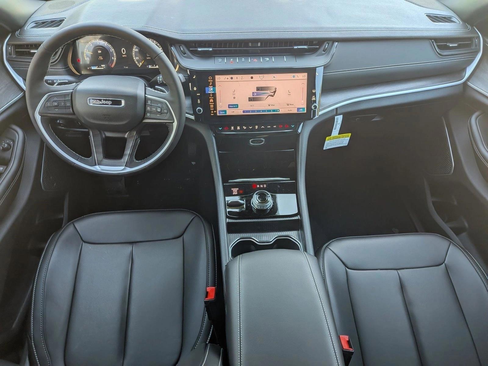 Thumbnail: 2026 Jeep Grand Cherokee - 3