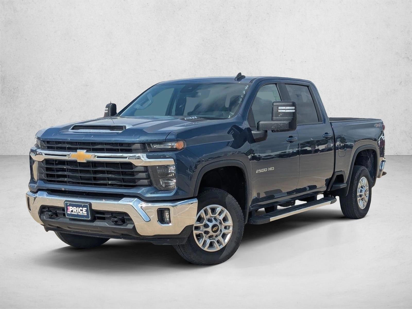2025 Chevrolet Silverado HD LT 4WD Crew Cab Standard Box's photo
