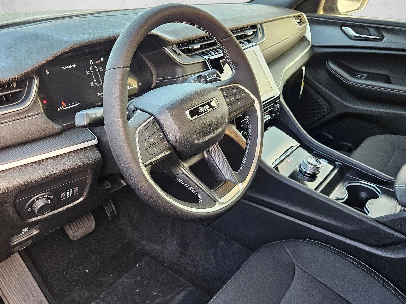 Thumbnail: 2026 Jeep Grand Cherokee L - 3