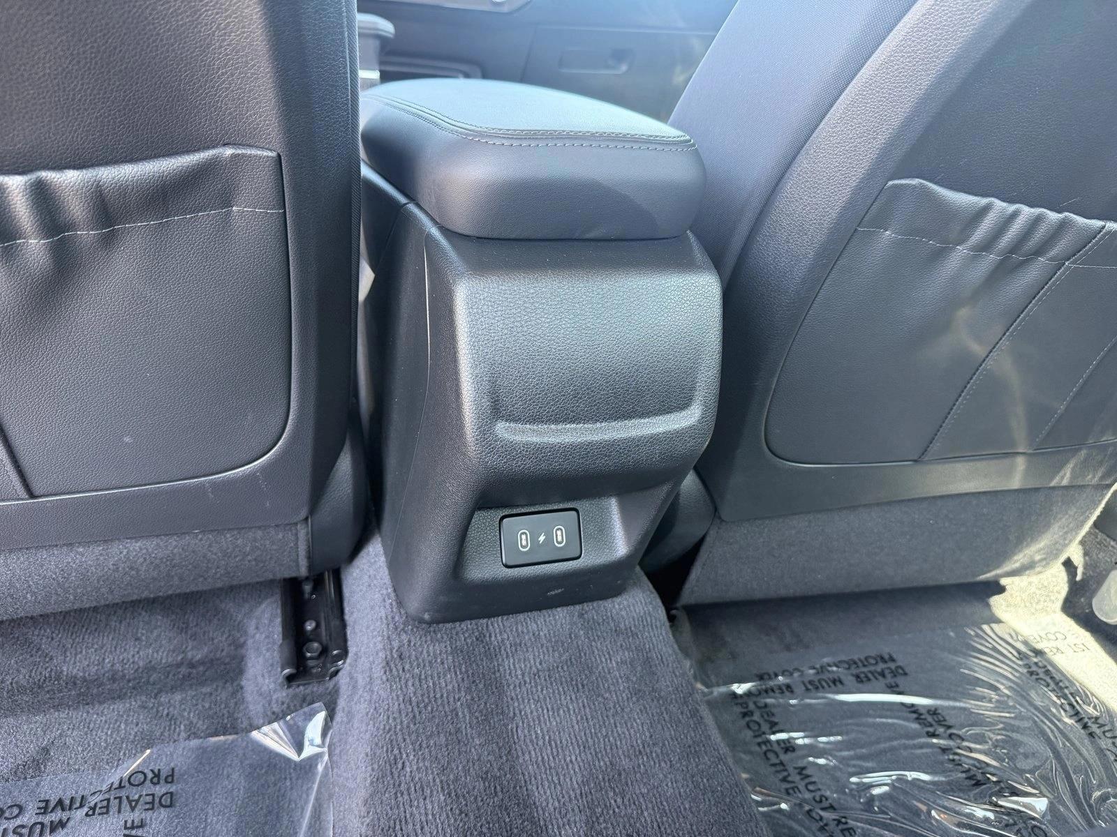2025 Kia K5 LXS - Photo 24