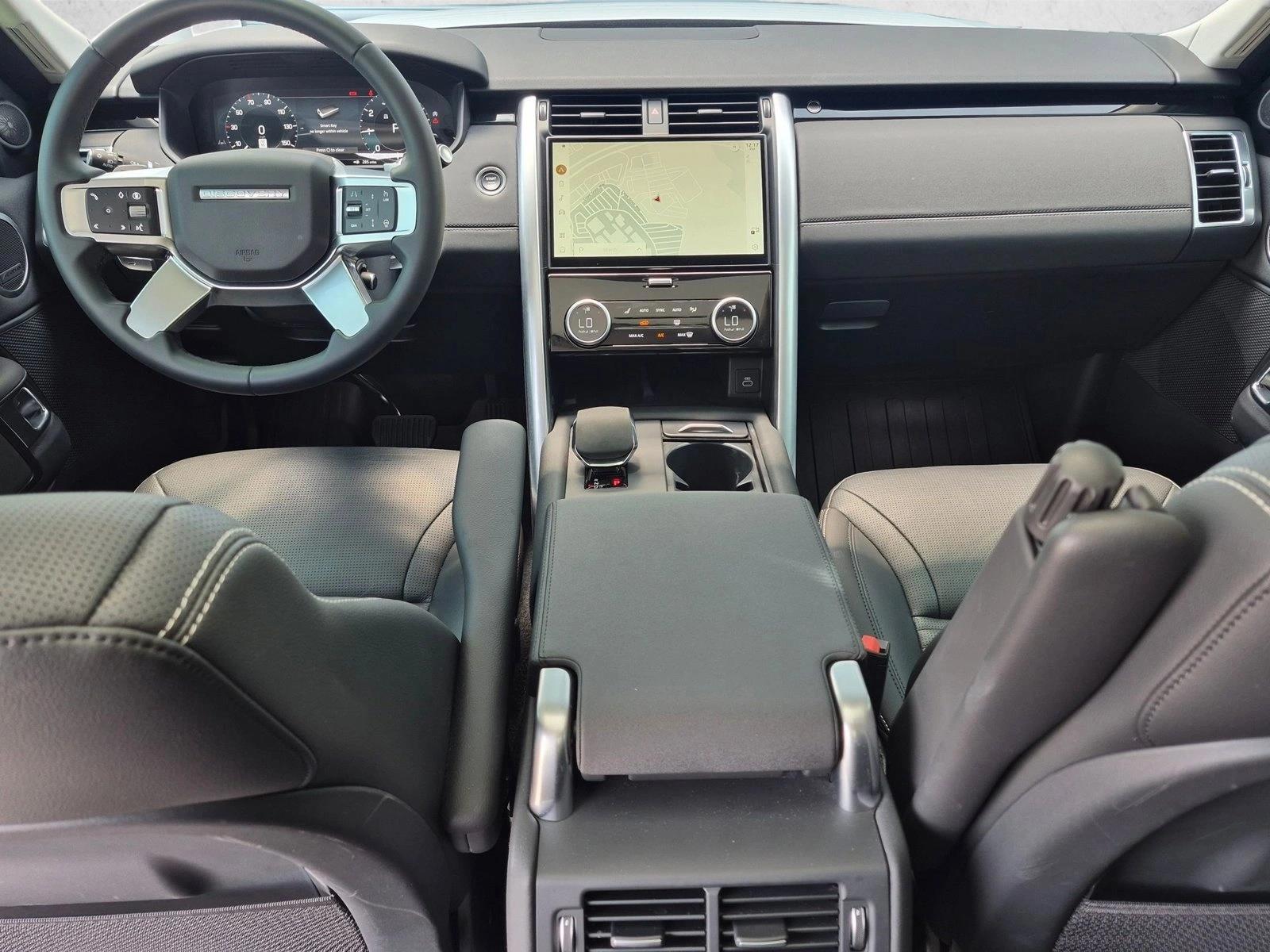 Thumbnail: 2024 Land Rover Discovery - 3
