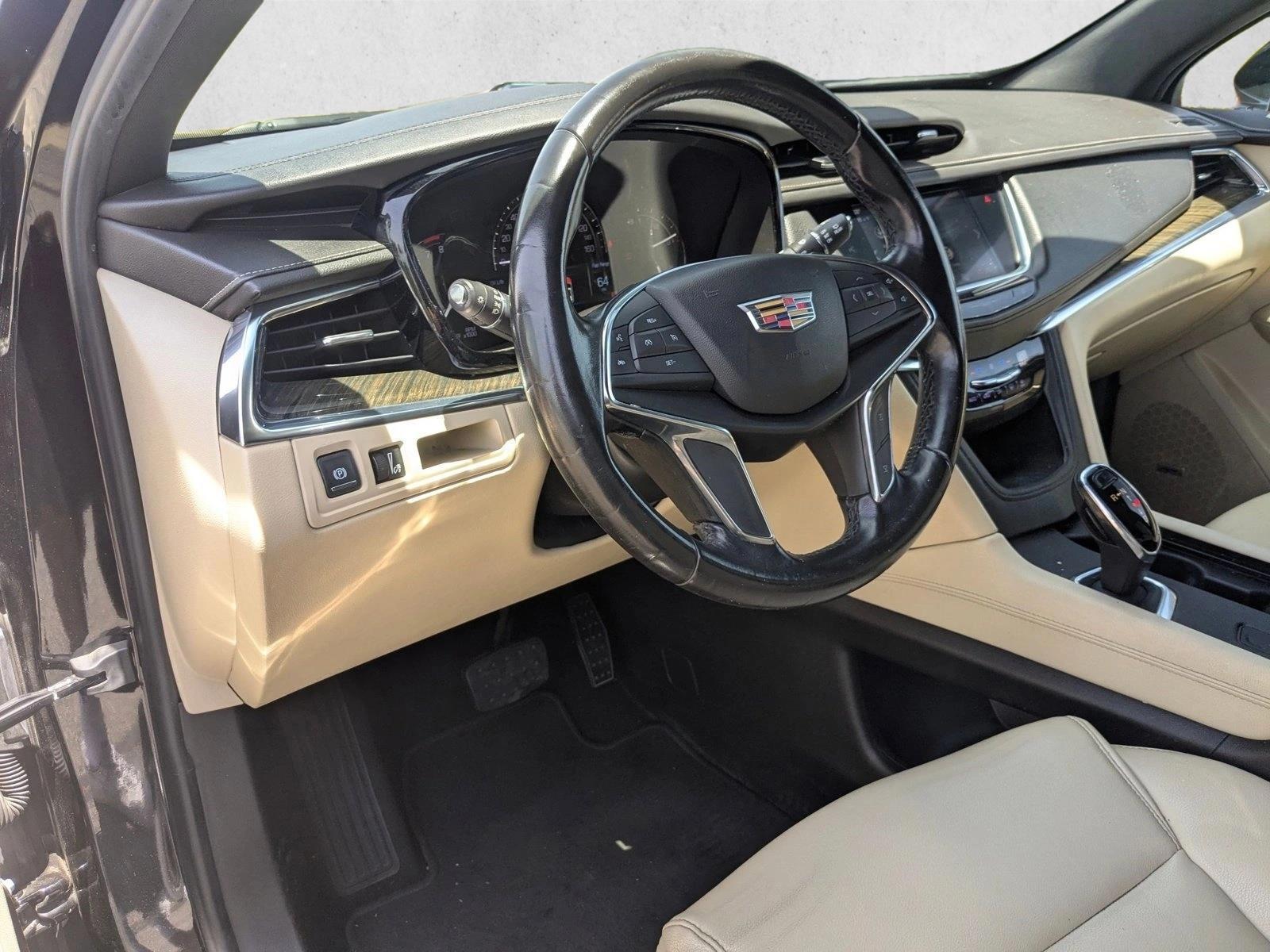 Thumbnail: 2019 Cadillac XT5 - 3